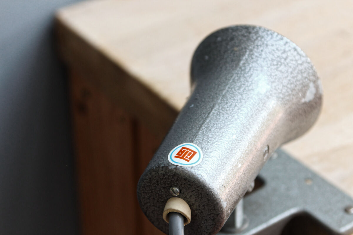 Spot pince Lita gris