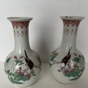 Paire de vases en porcelaine de Chine