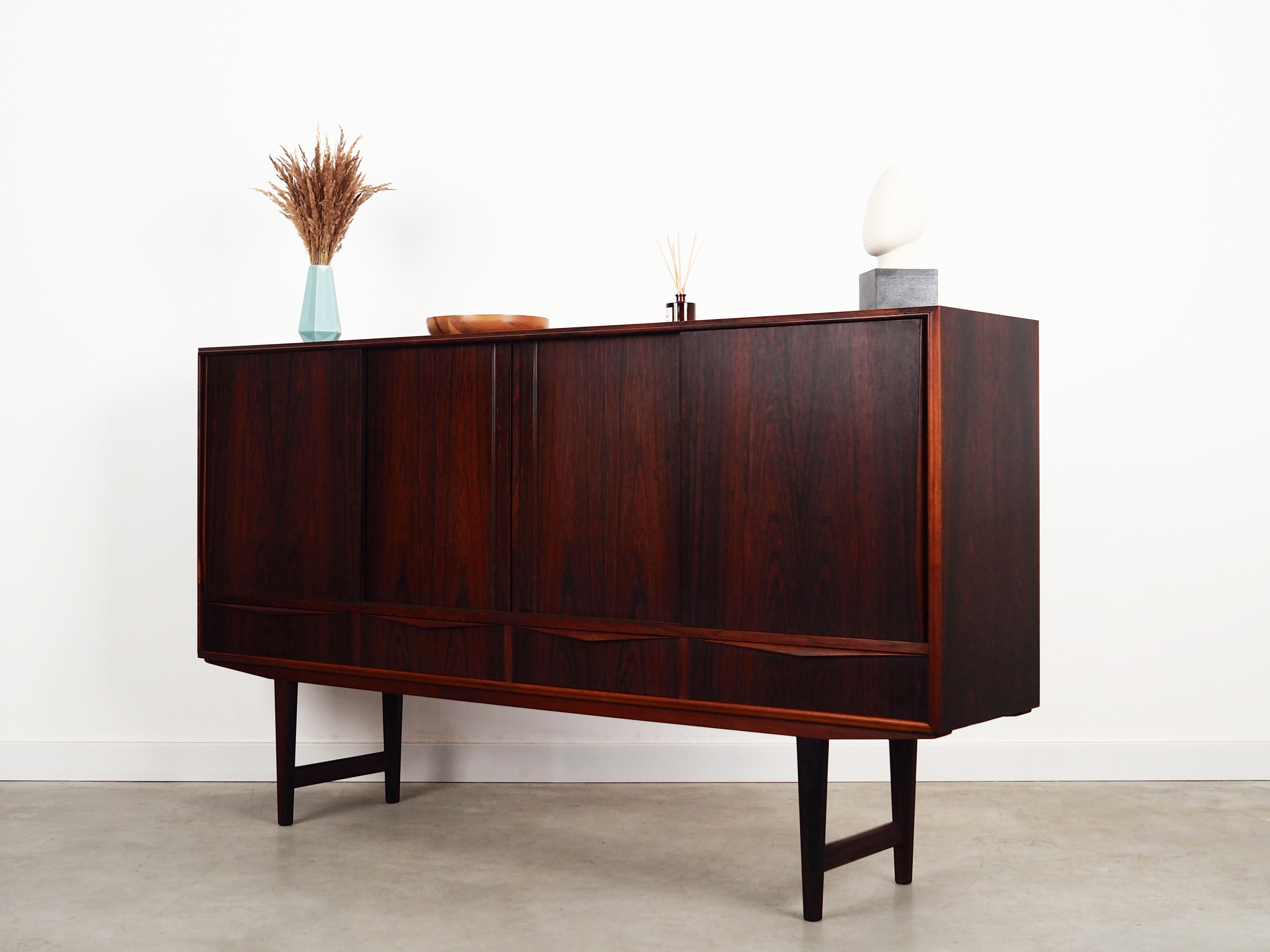 Enfilade en palissandre, design danois, années 1960, designer: E.W. Bach