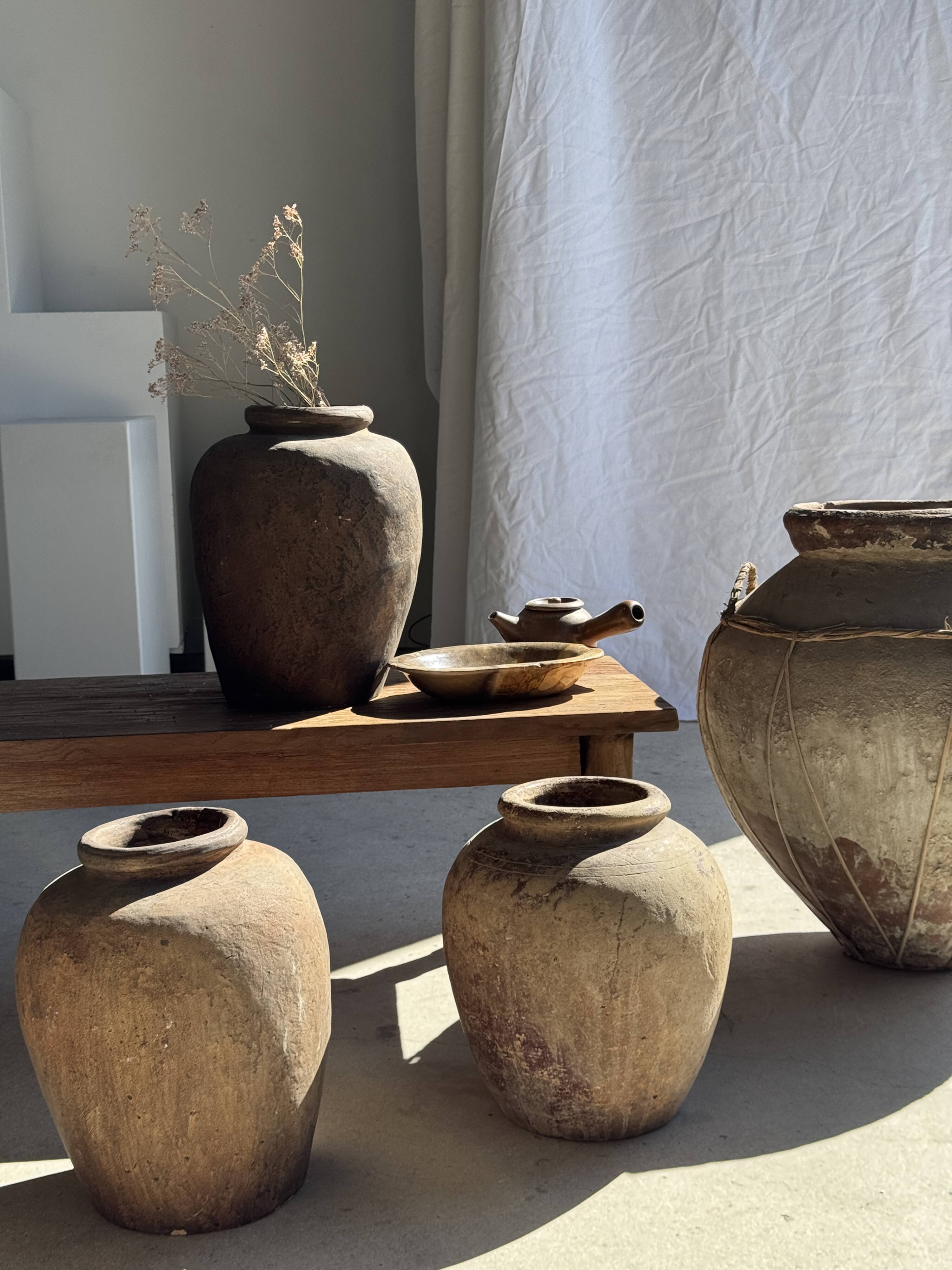 Borneo vase in brown terracotta (1) H35 D23
