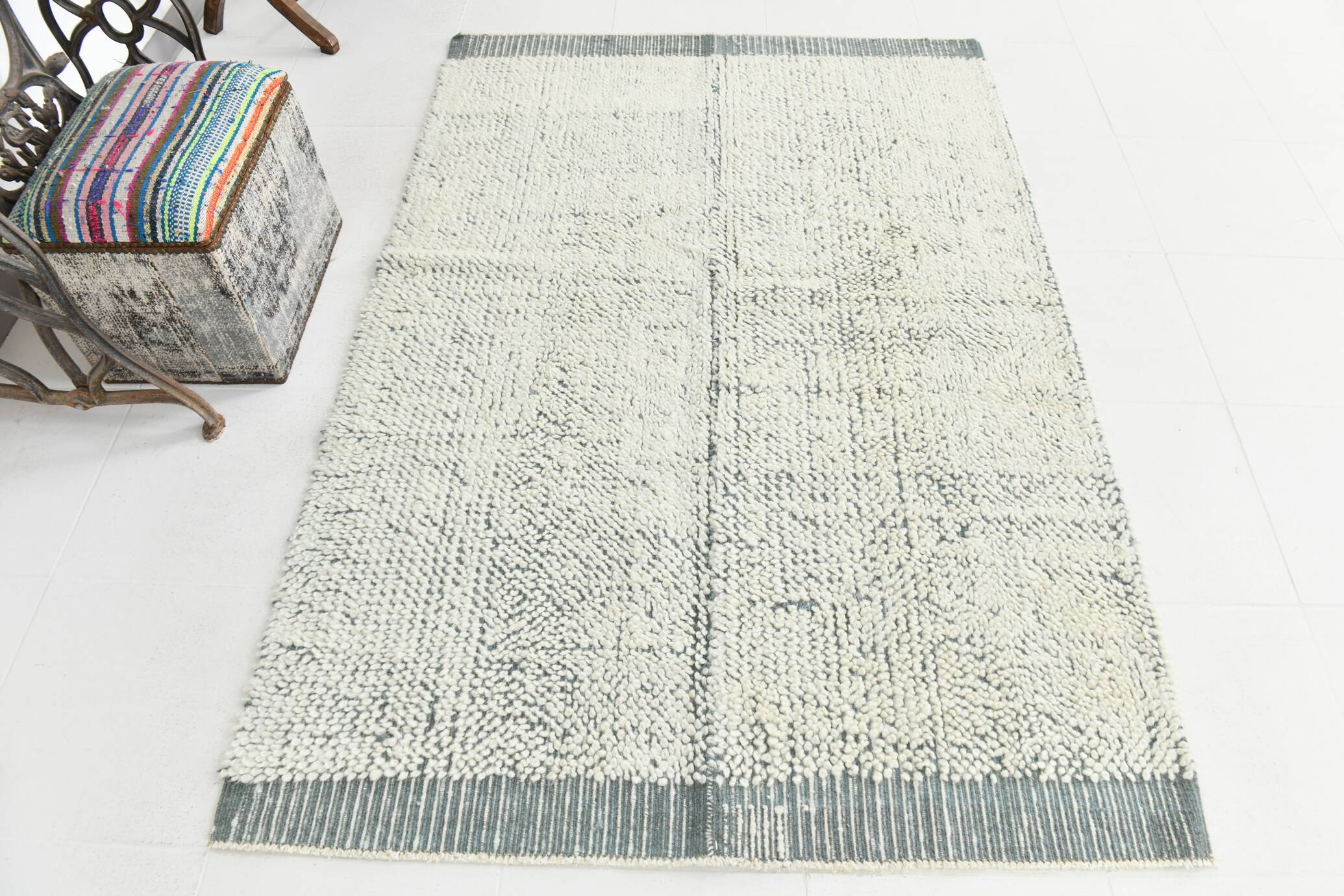 4x7 Shade Of Gray & White Neutral Vintage Rug, 136x199Cm
