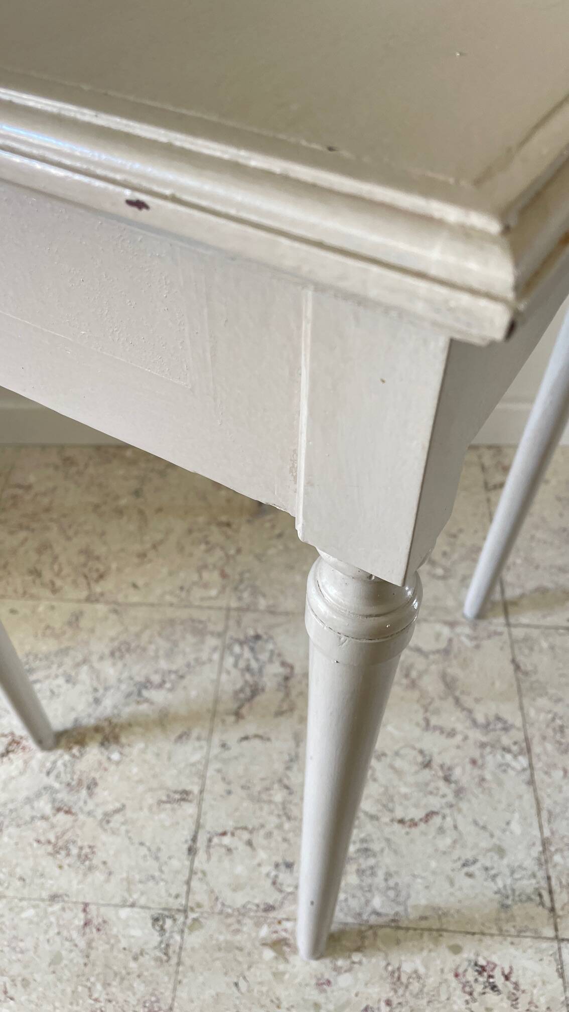 Antique bedside table with 1 drawer