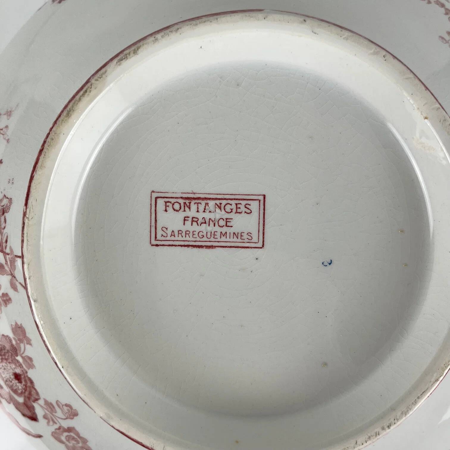 Soupière Sarreguemines, modèle "Fontange", rouge, 1918-1950