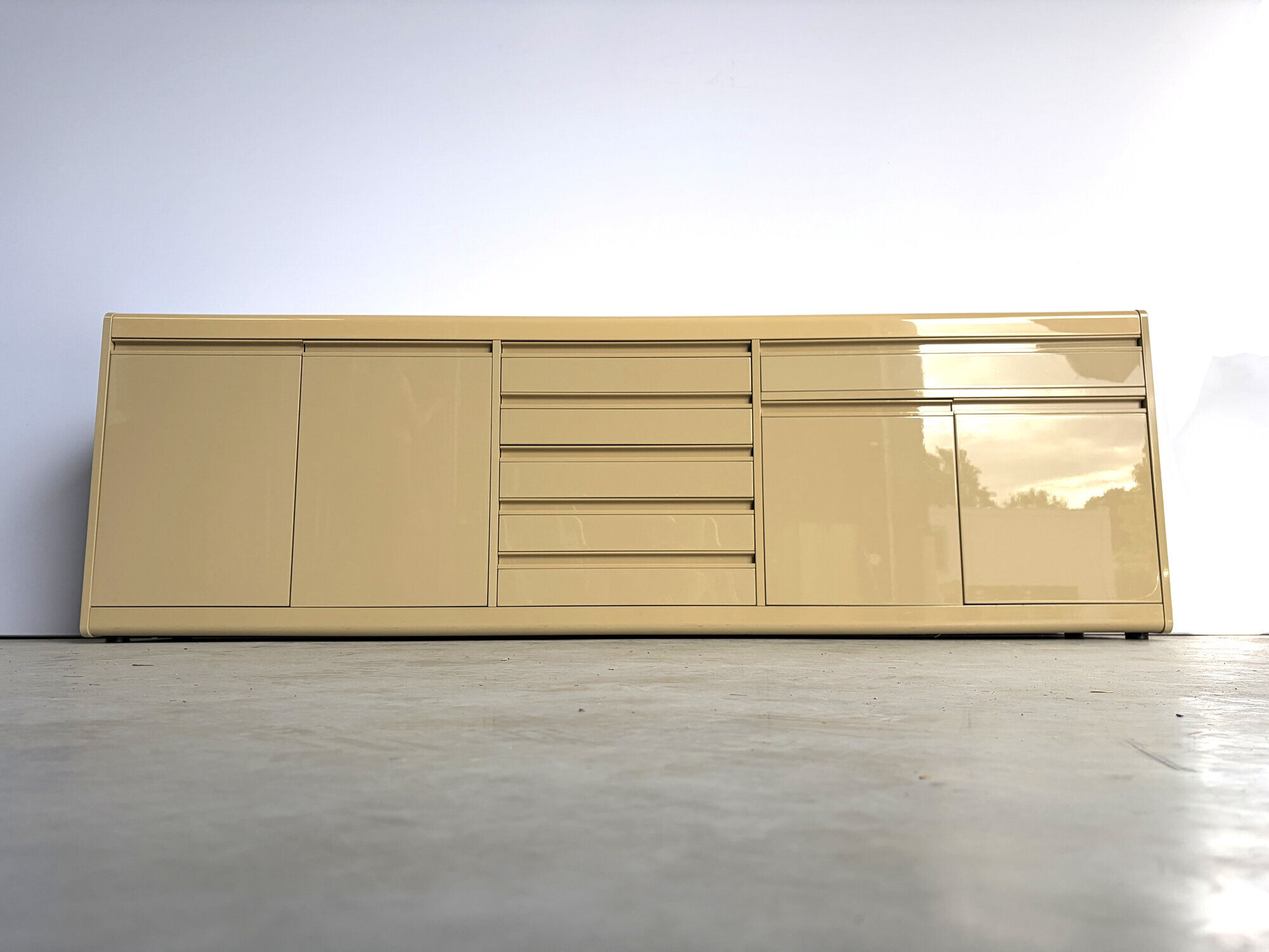 Vintage lacquered credenza, 1980s