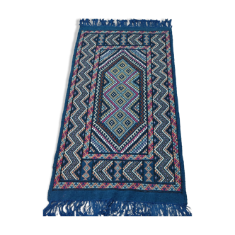 Tapis bleu à motifs multicolores tissés mains en laine naturelle