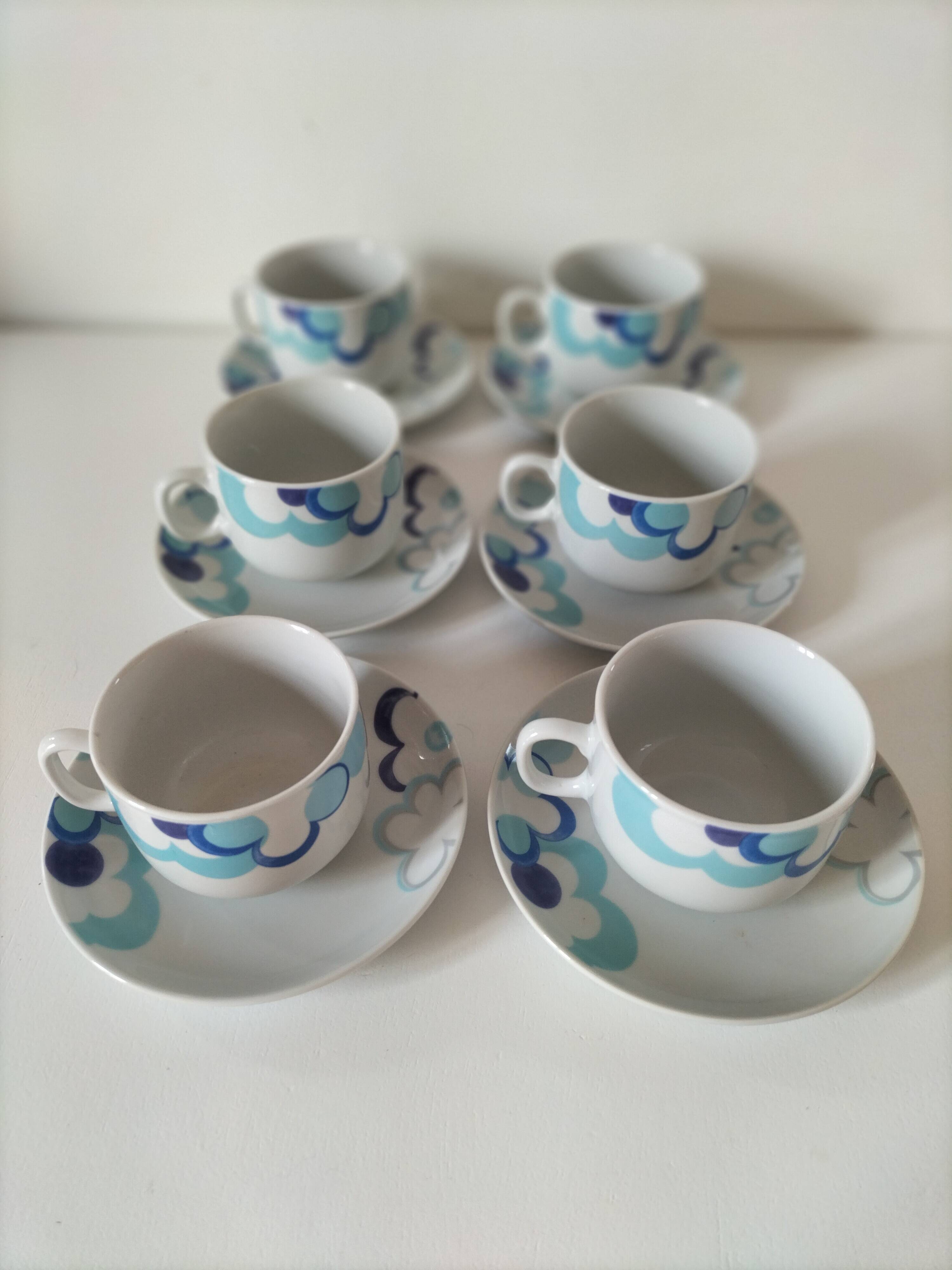 6 vintage cups and 6 saucers with blue cloud decoration by Chriss G.