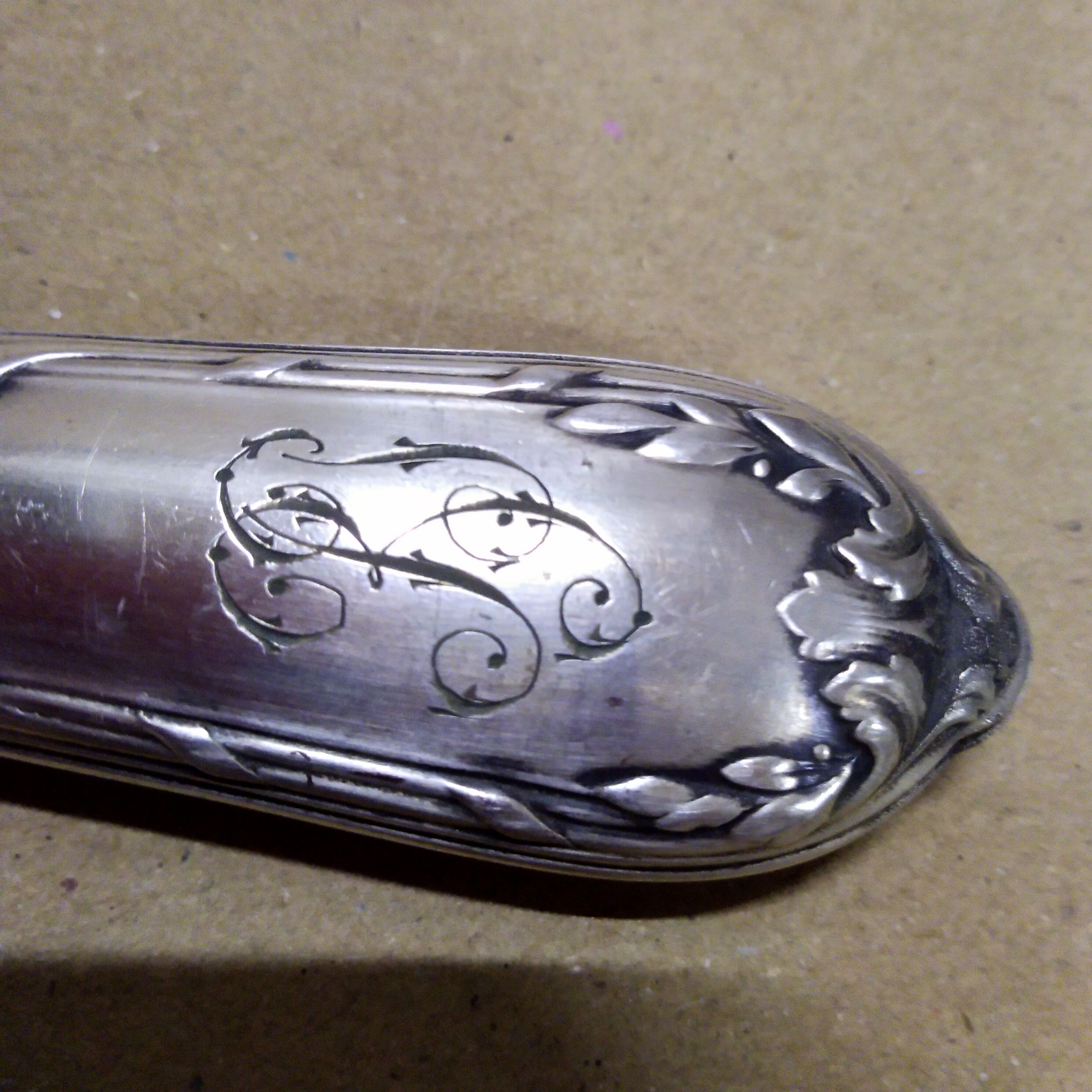 Table knife service and dessert knives