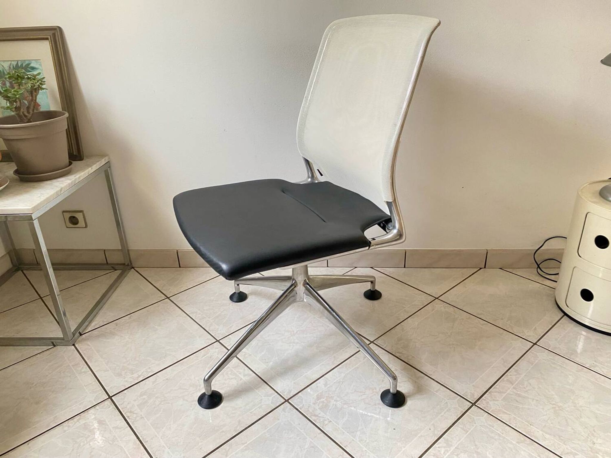 Chaise de bureau Meda chair édition vitra design Alberto Meda