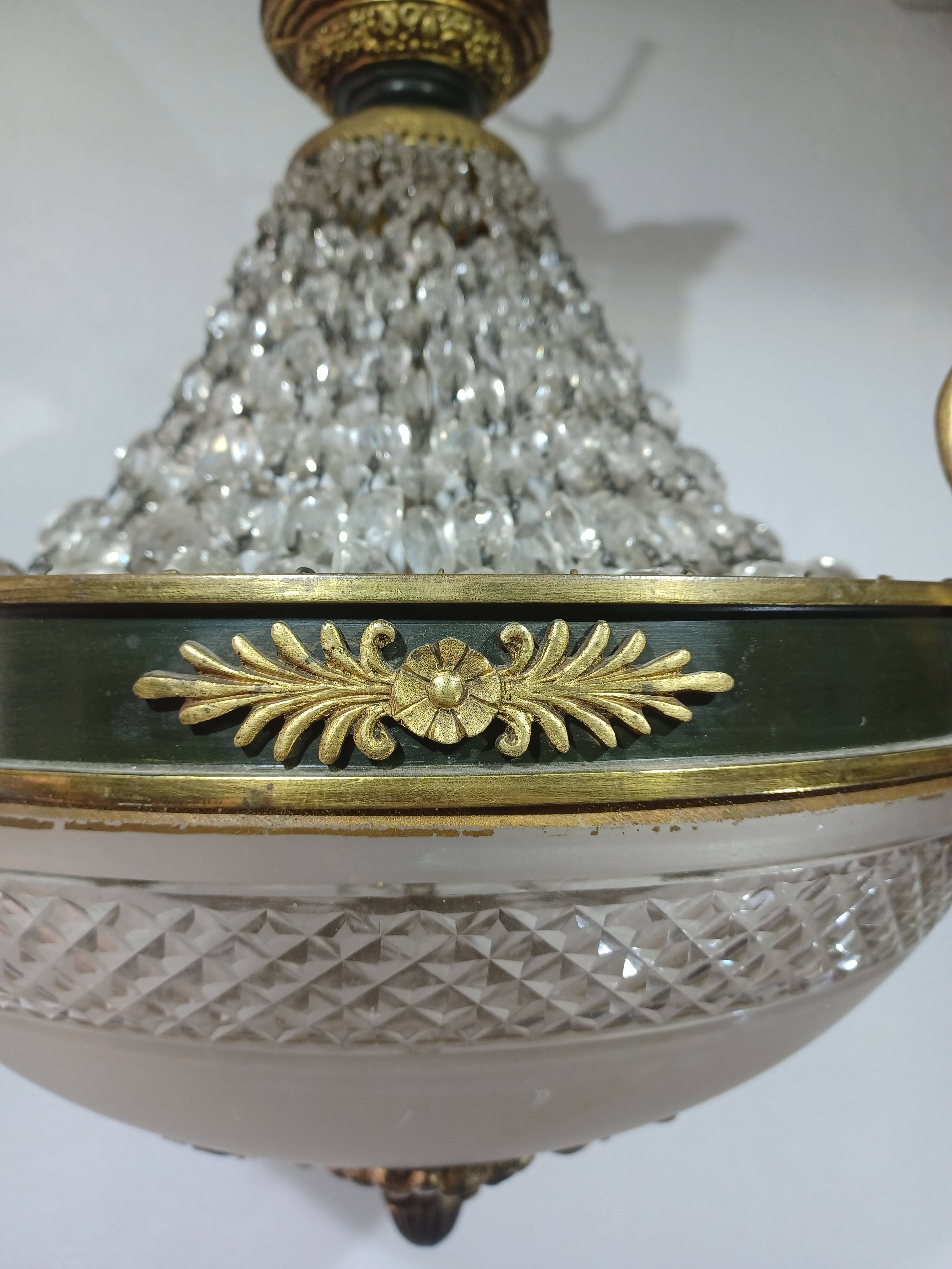 Empire chandelier in bronze and crystal