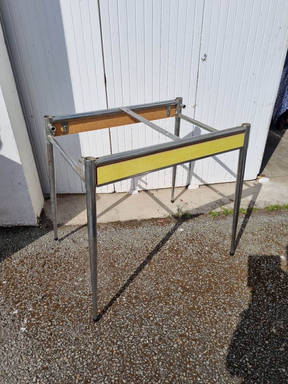 Yellow formica table and 2 extensions 1965