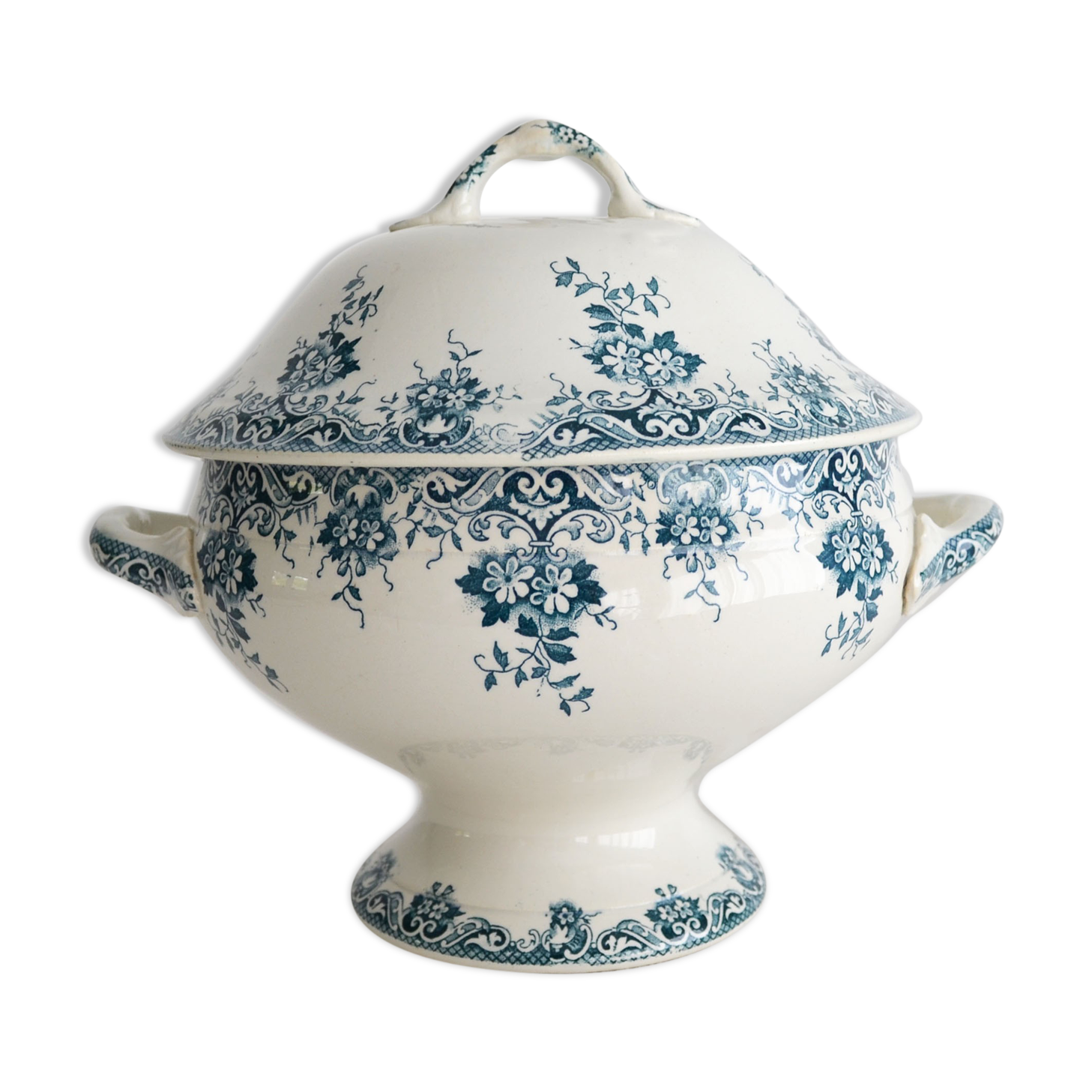 Tureen iron earth