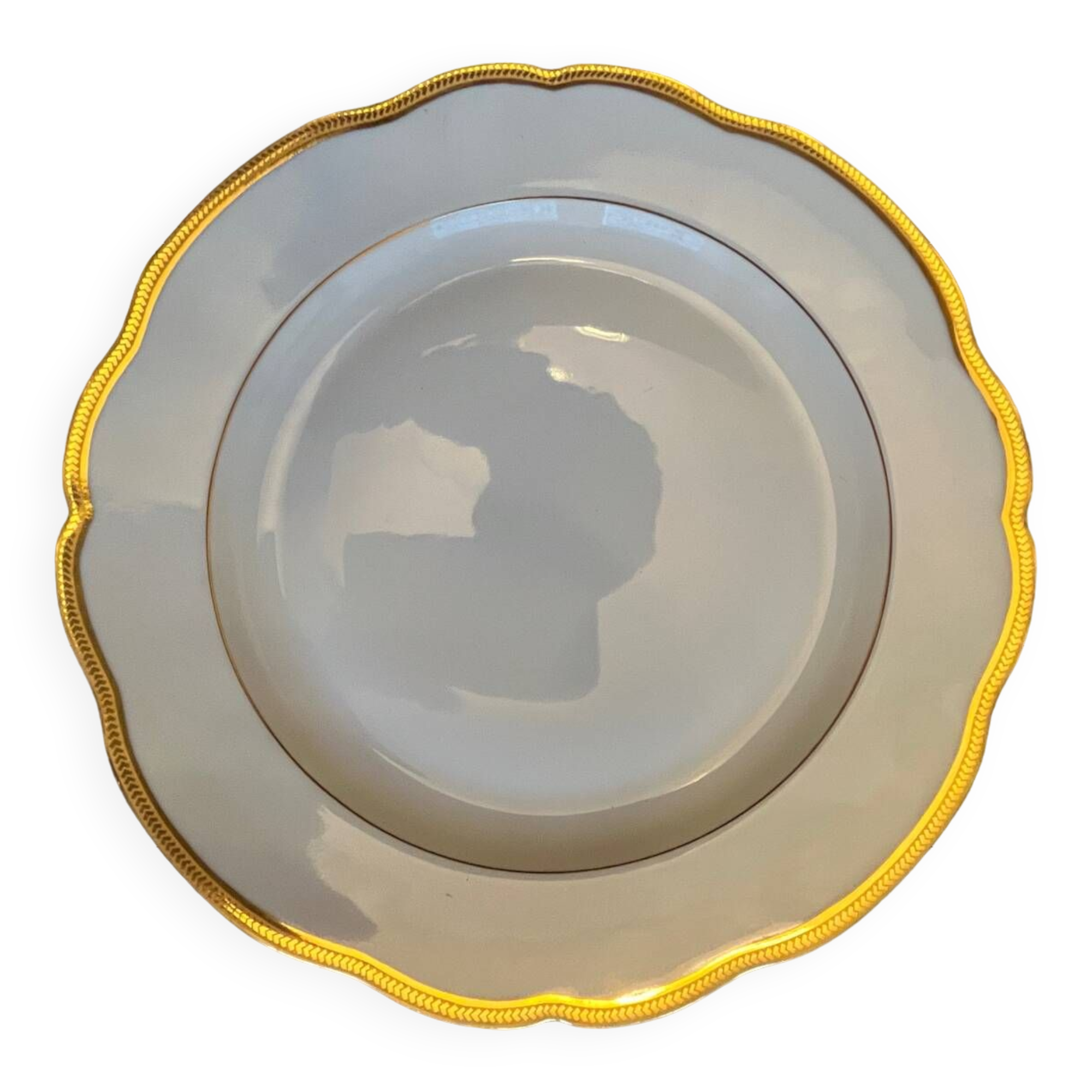 Round dish in fine Limoges porcelain