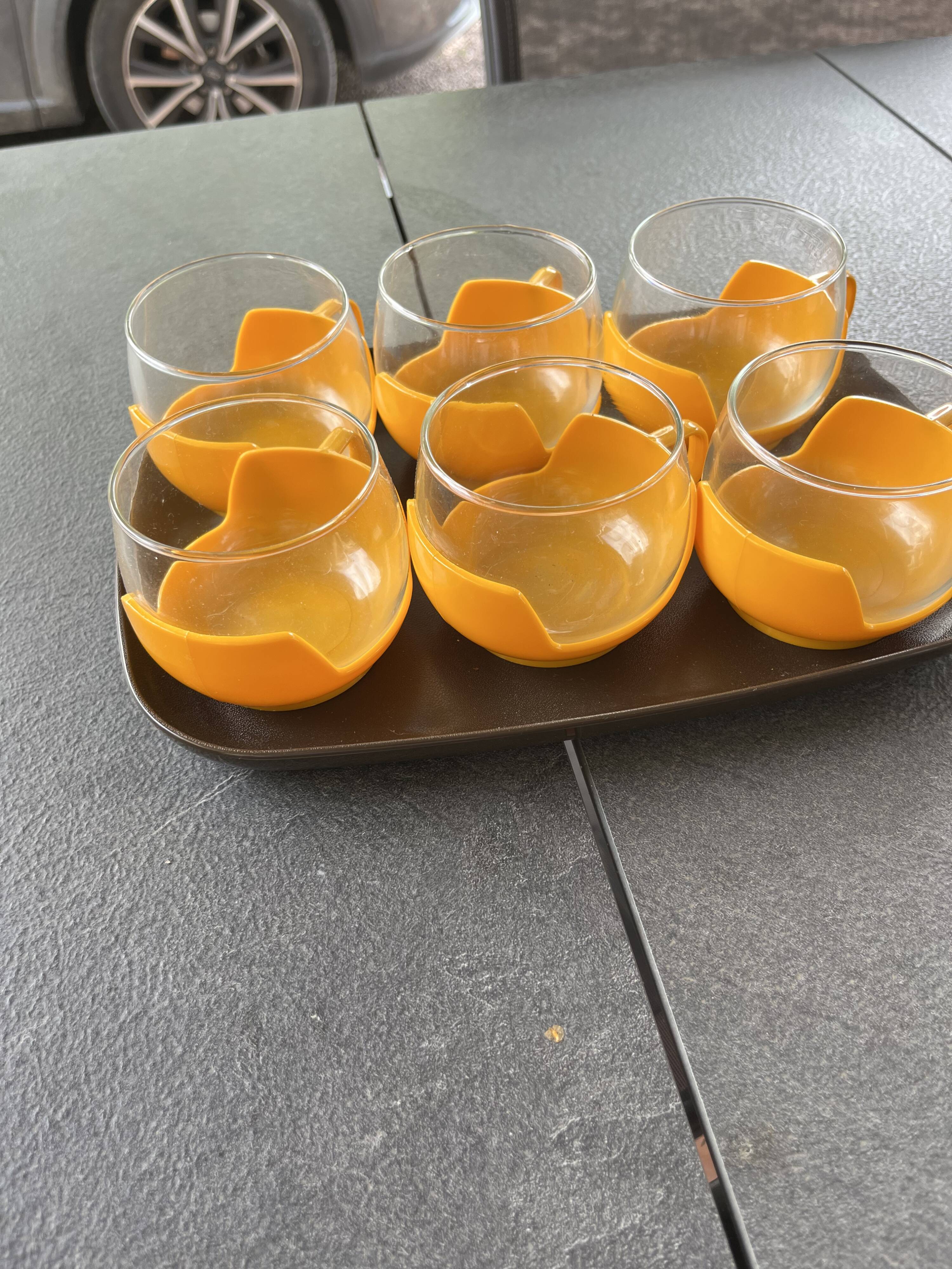 Set of 6 coffee cups and vintage tray