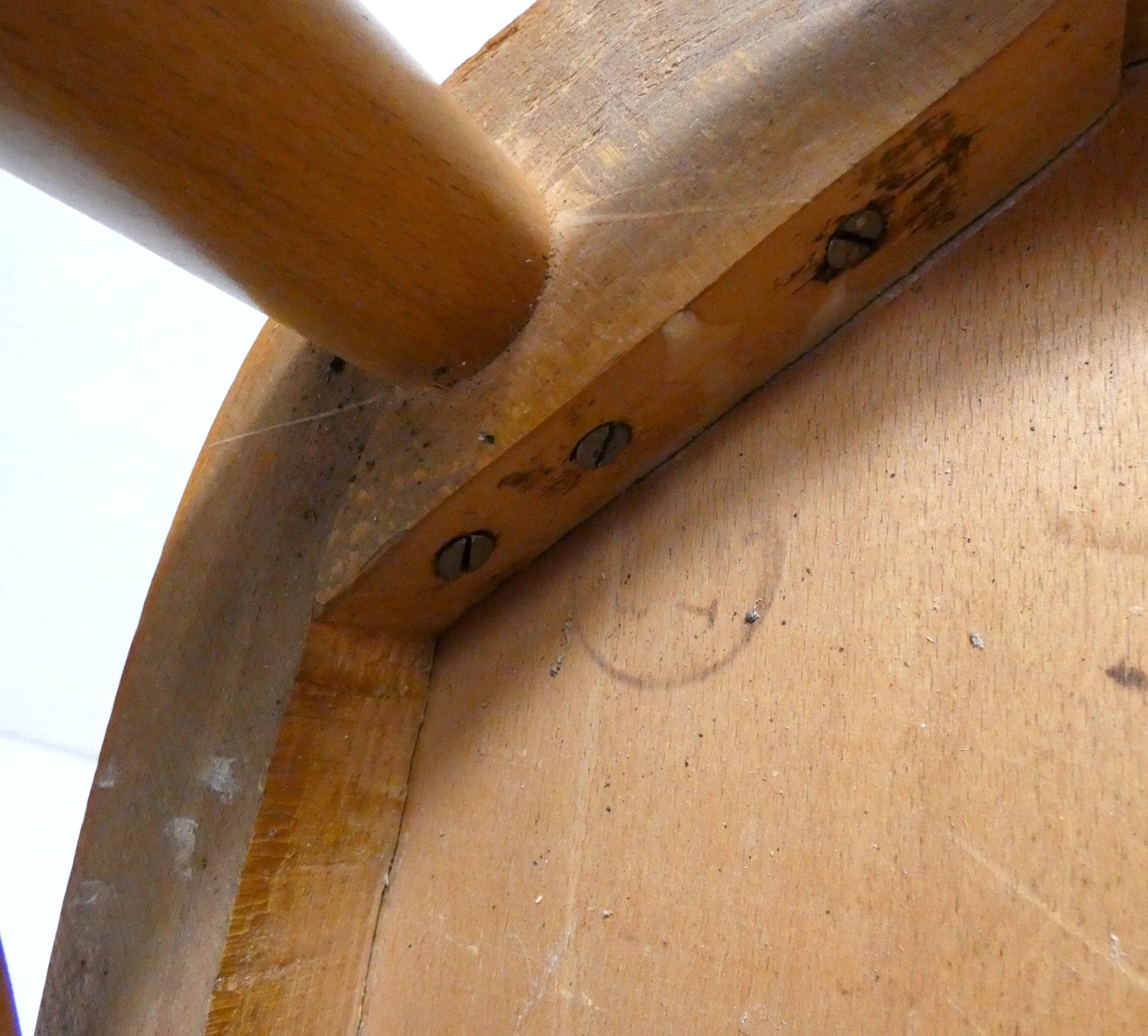 Ancienne chaise bistrot Baumann en bois courbé