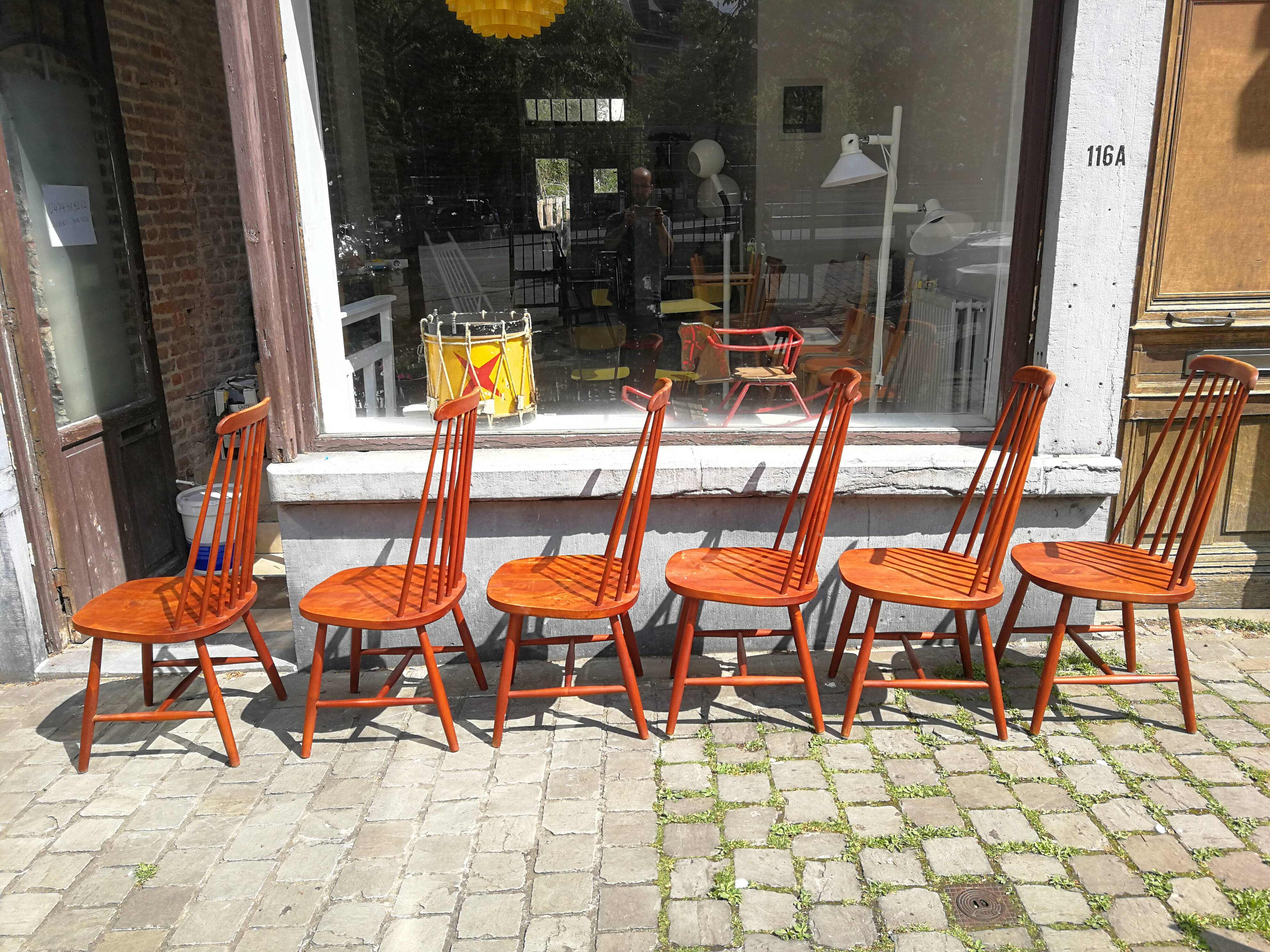 Set de chaises à barreaux