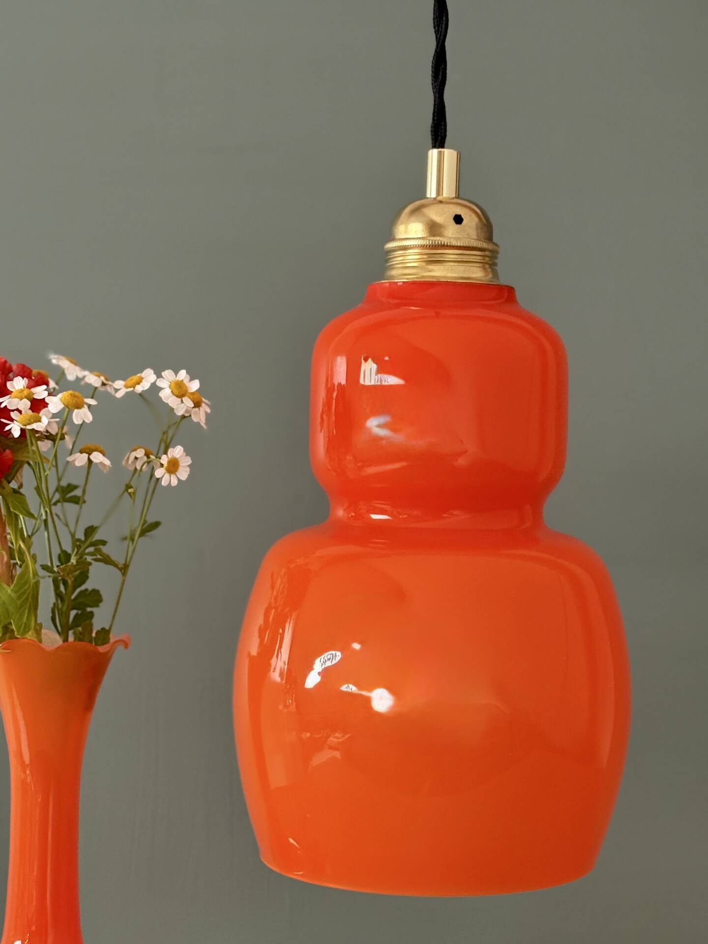 Suspension globe vintage en opaline orange