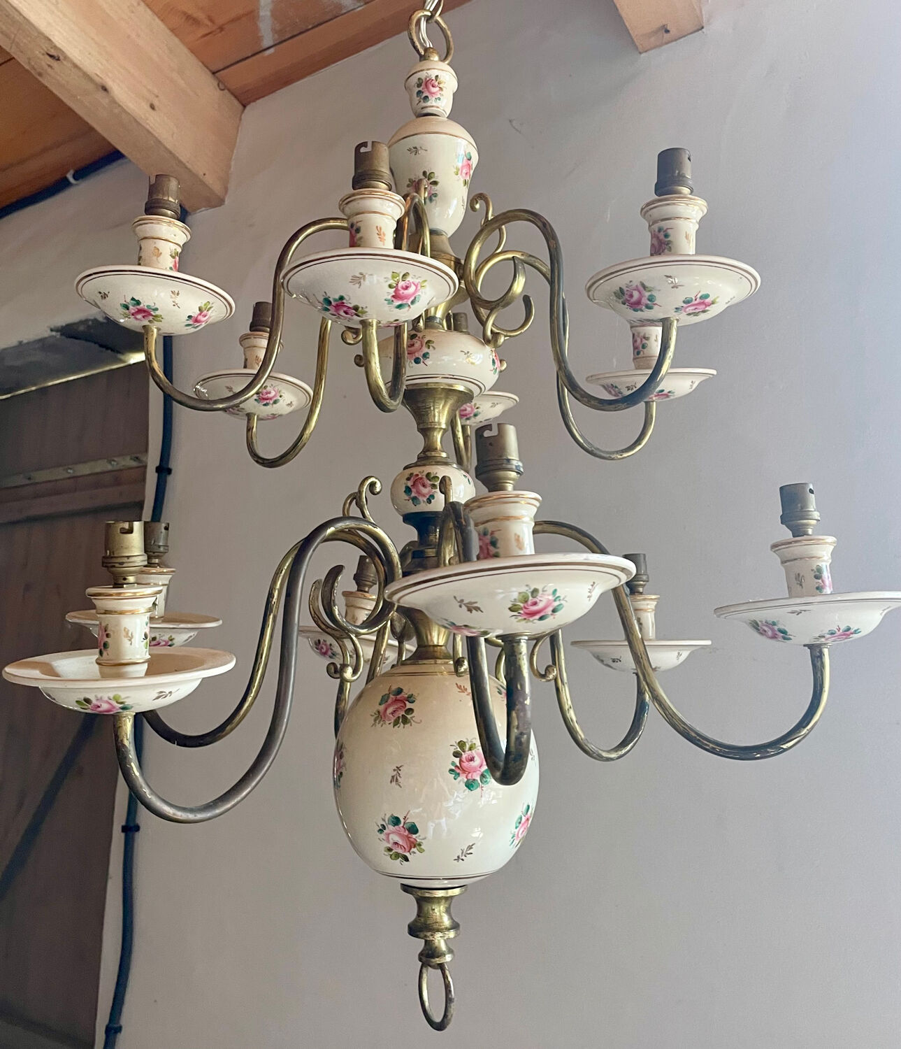 LUSTRE A SIX FEUX AVEC OPALINE BLEUE