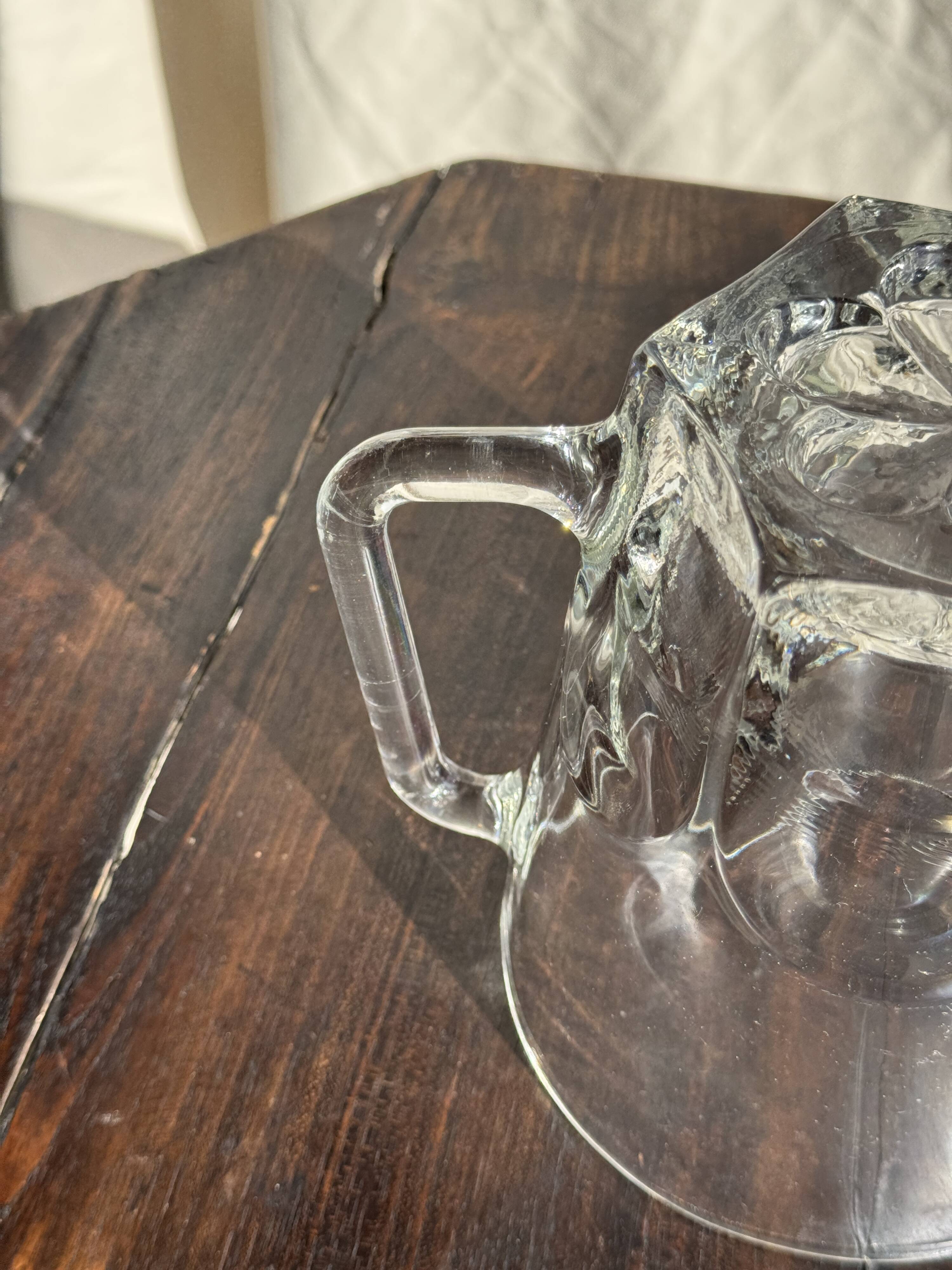 Large glass water jug with handle, hexagonal base, H15 D20.