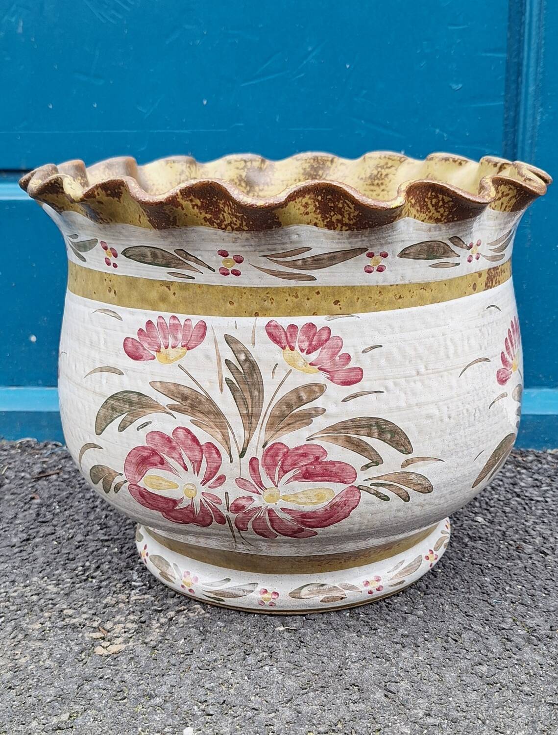 Large ceramic pot cover from Quimper Keraluc