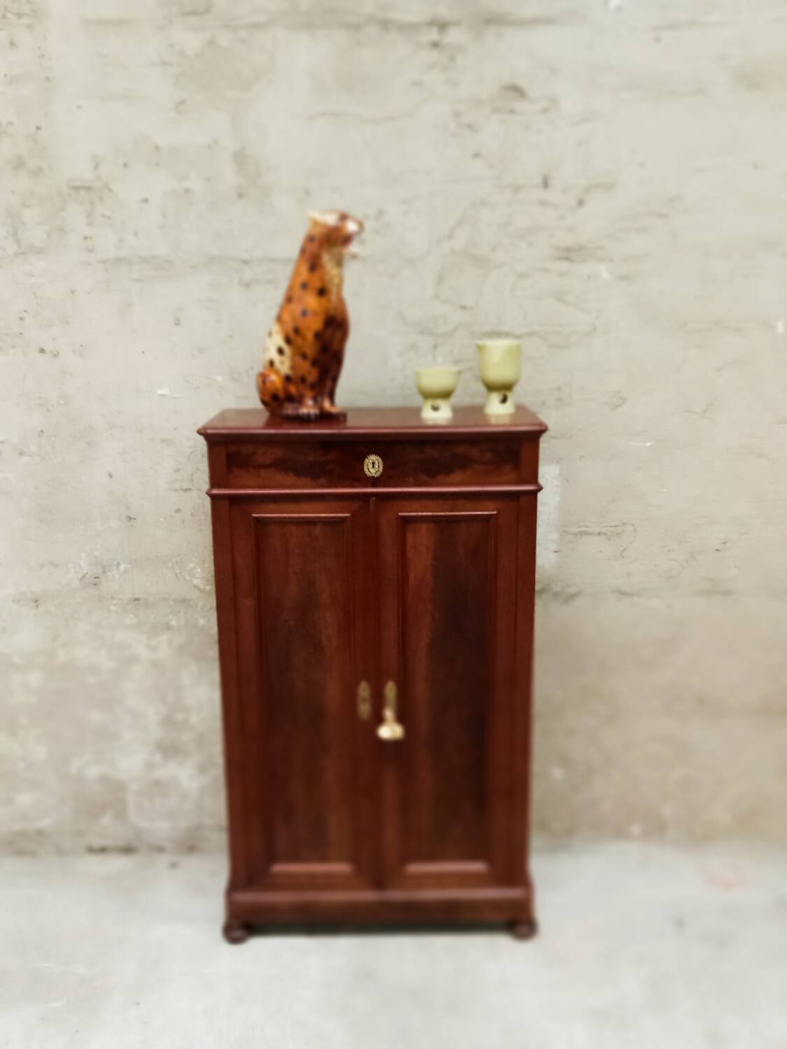 Mid-high mahogany furniture