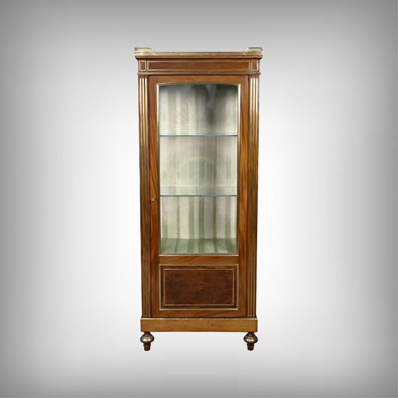 Vitrine en acajou, style Louis XVI – Début XXe