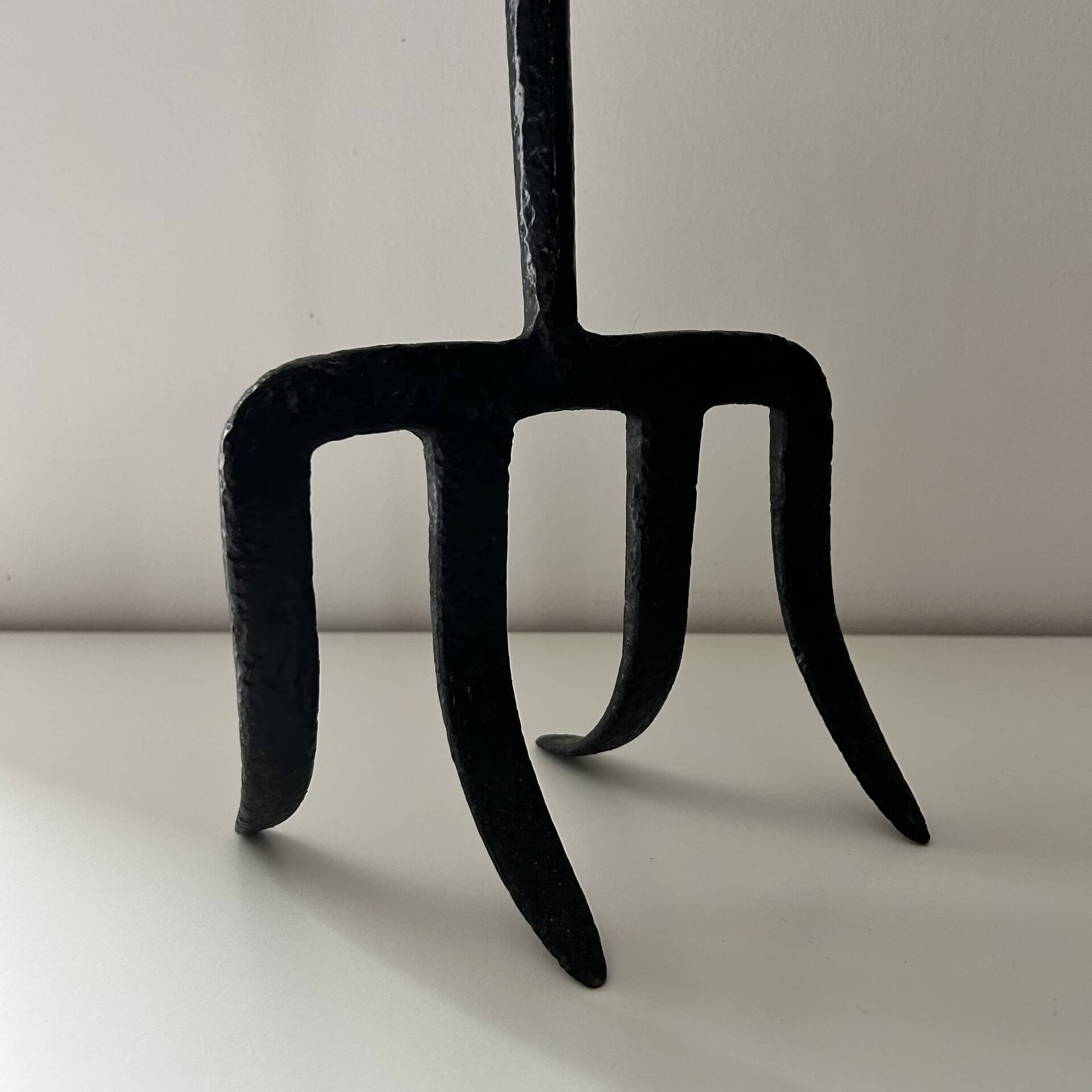 Brutalist sculpture lamp base