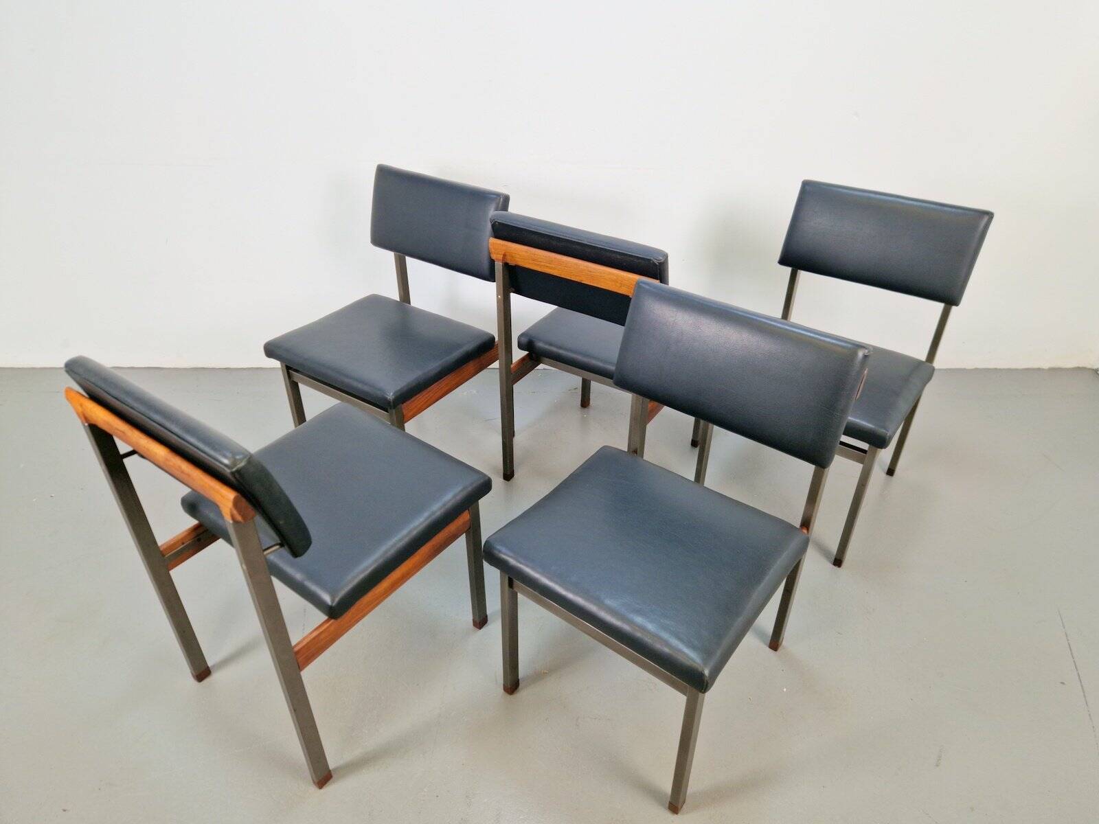 Pali Dining Chairs and Table by Louis van Teeffelen for Wébé, 1960s, Set of 6