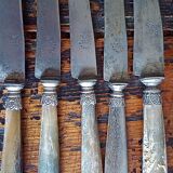 10 horn handle knives including 4 Berthier Valence - 5 logo with the crown 202