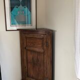 Notch, corner cabinet