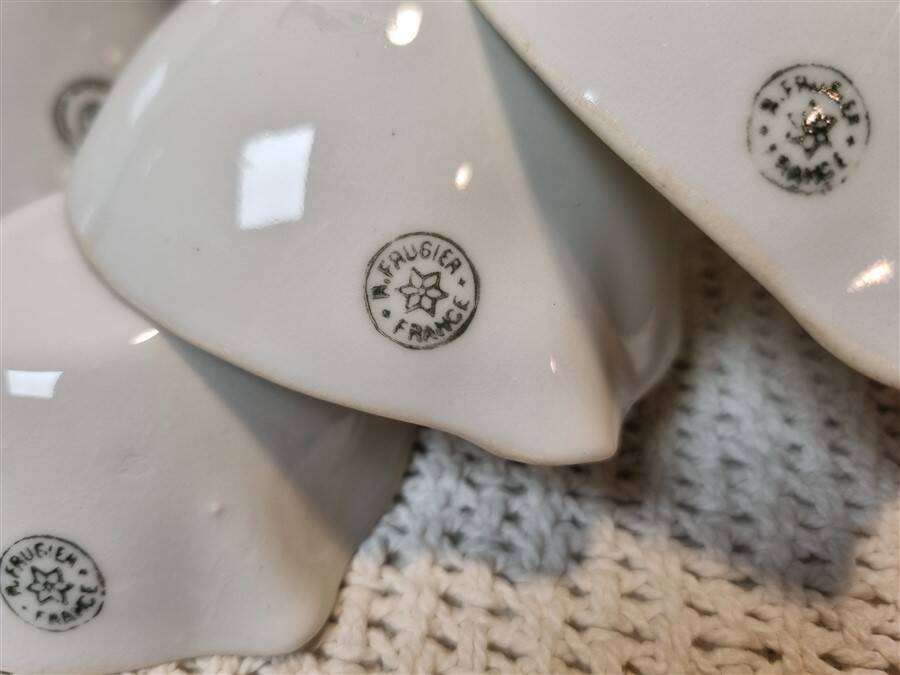 Set of 8 kitchen bowls