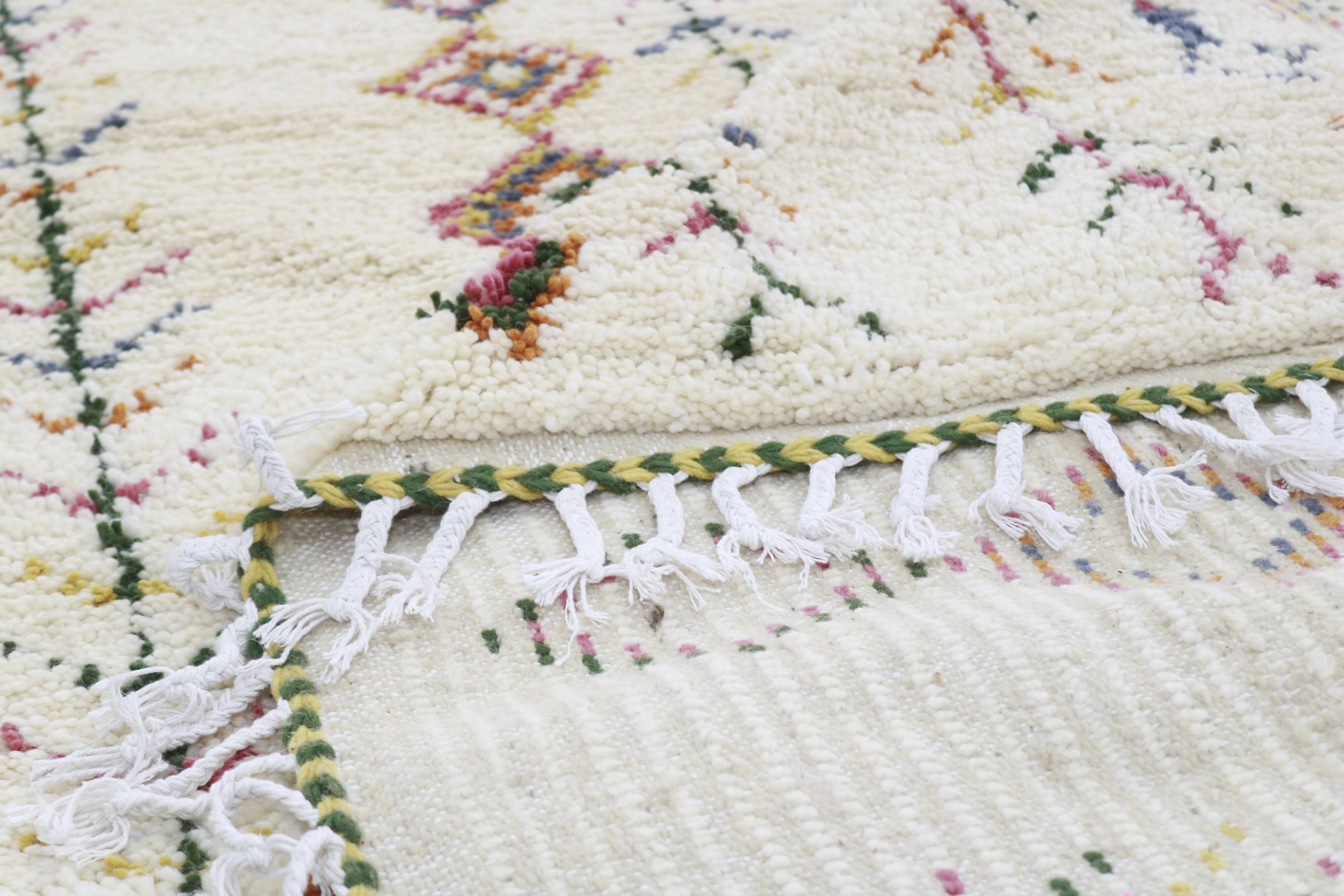 Azilal rug 305×195 cm – Ivory Moroccan Berber rug with multicoloured tribal diamonds, GO-974