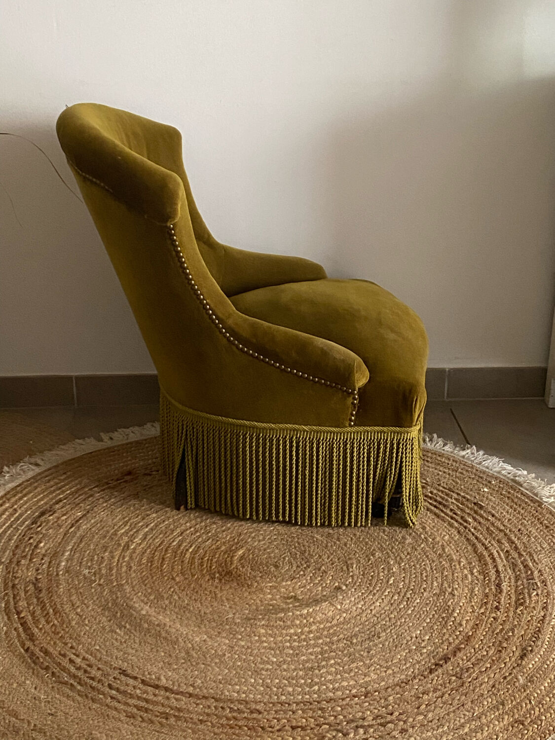 Green velvet toad armchair
