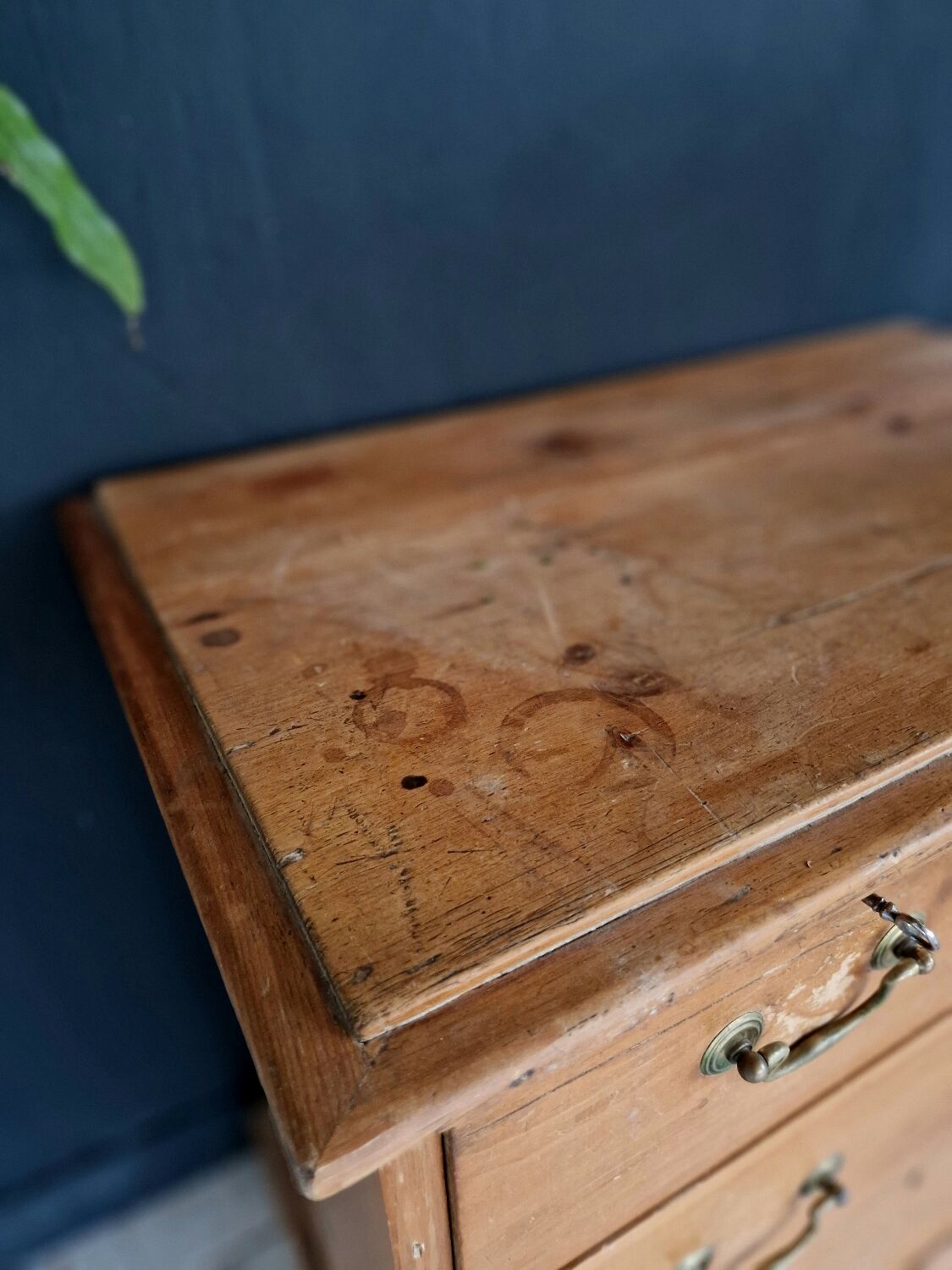 Pine chest of drawers