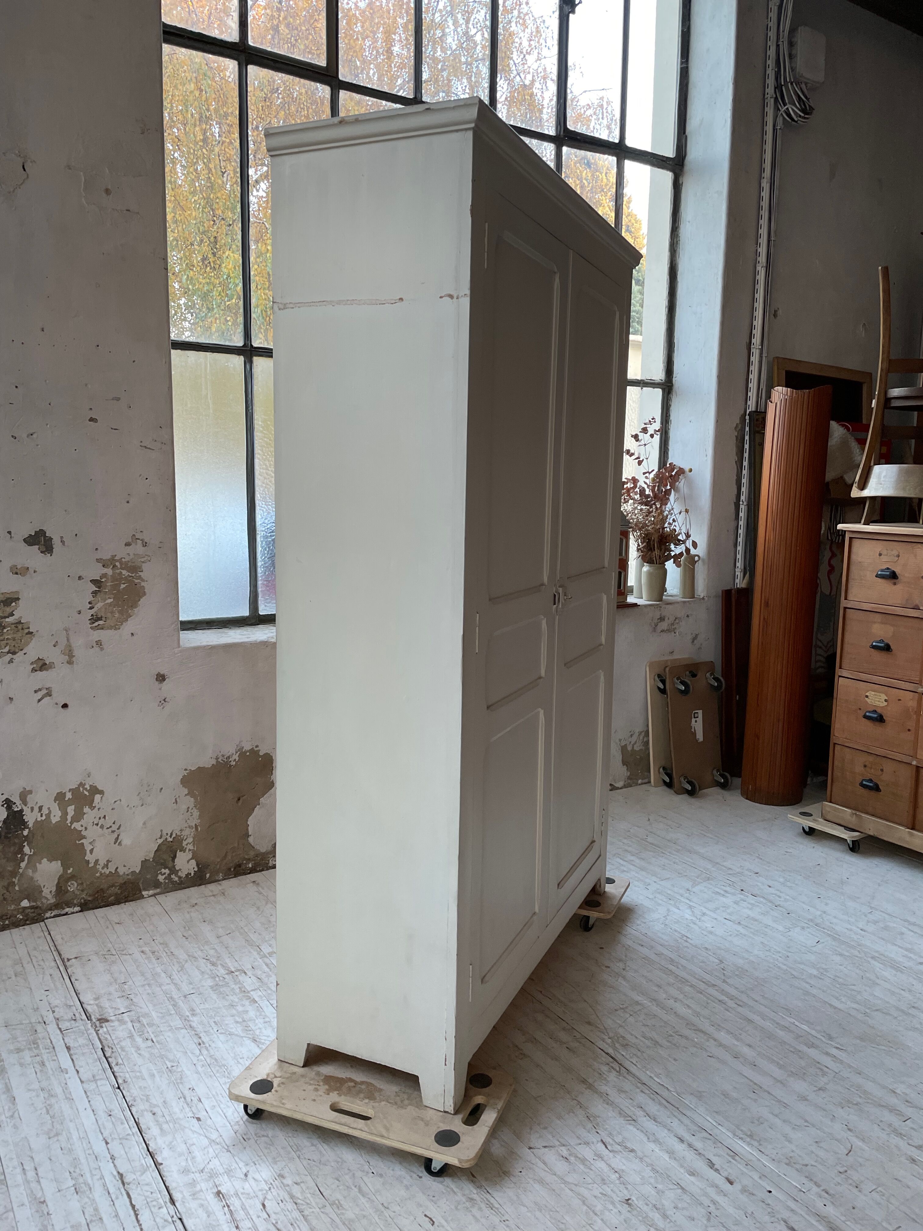 White cutter cabinet