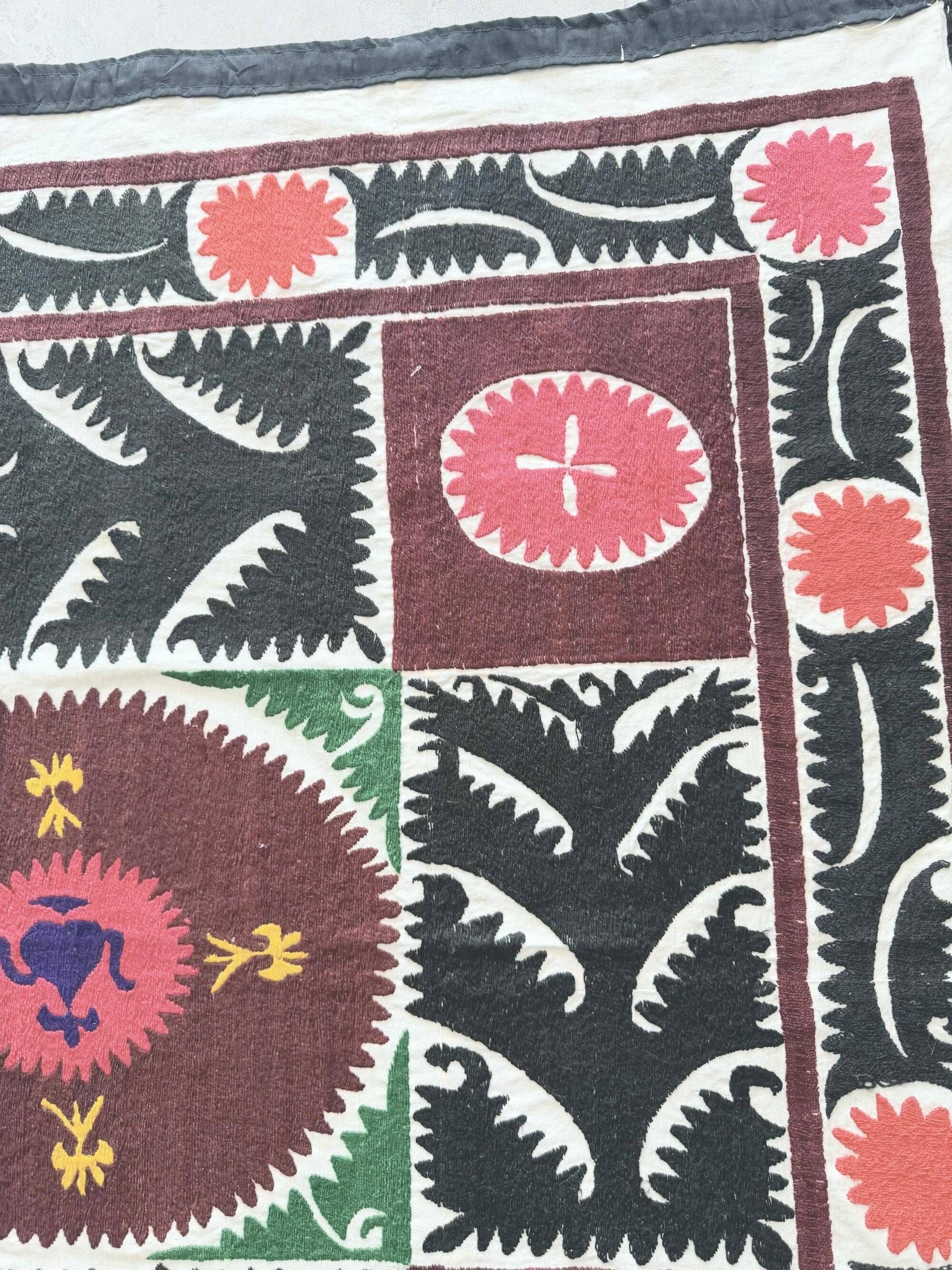 Vintage hand-embroidered tablecloth 116x116 cm