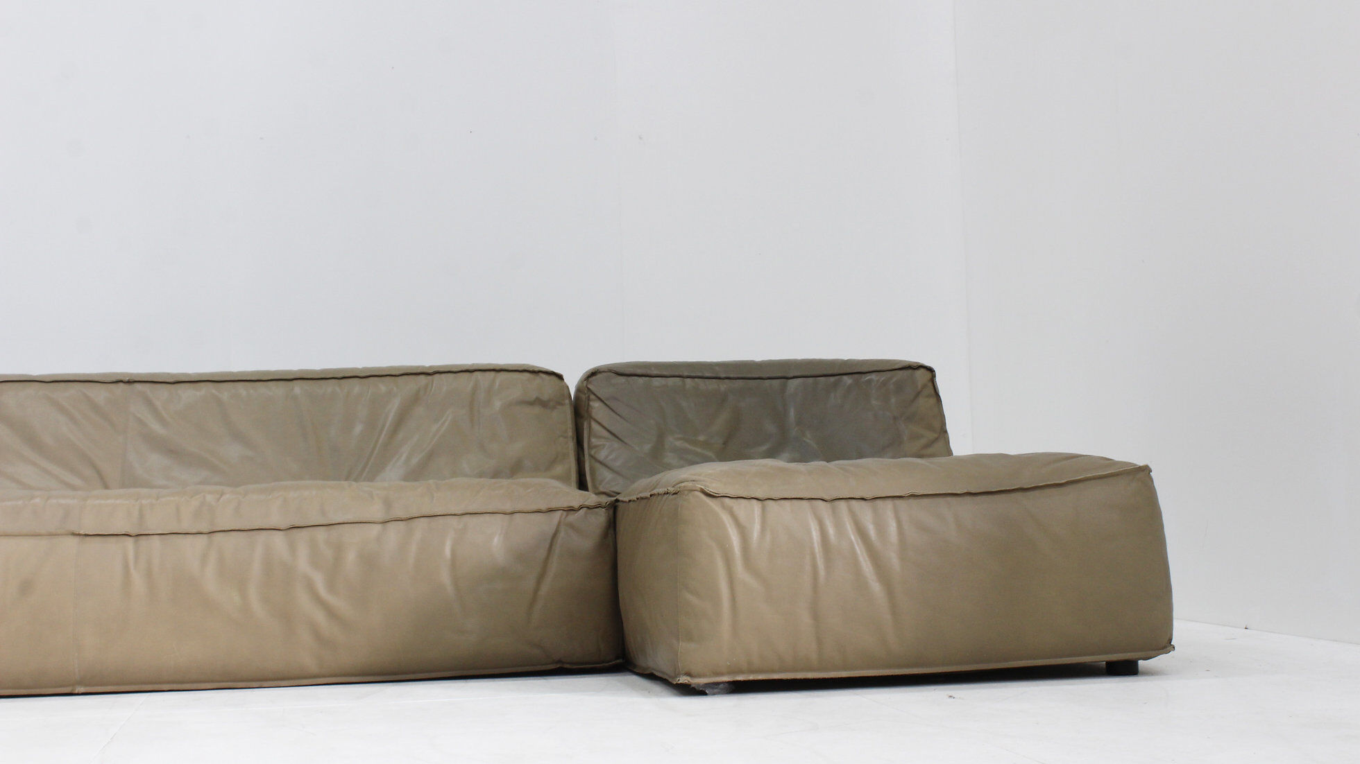 Vintage modular green leather sofa by Verzelloni Italy 1990s