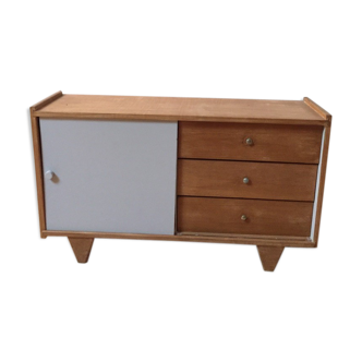 Armoire pour poupée