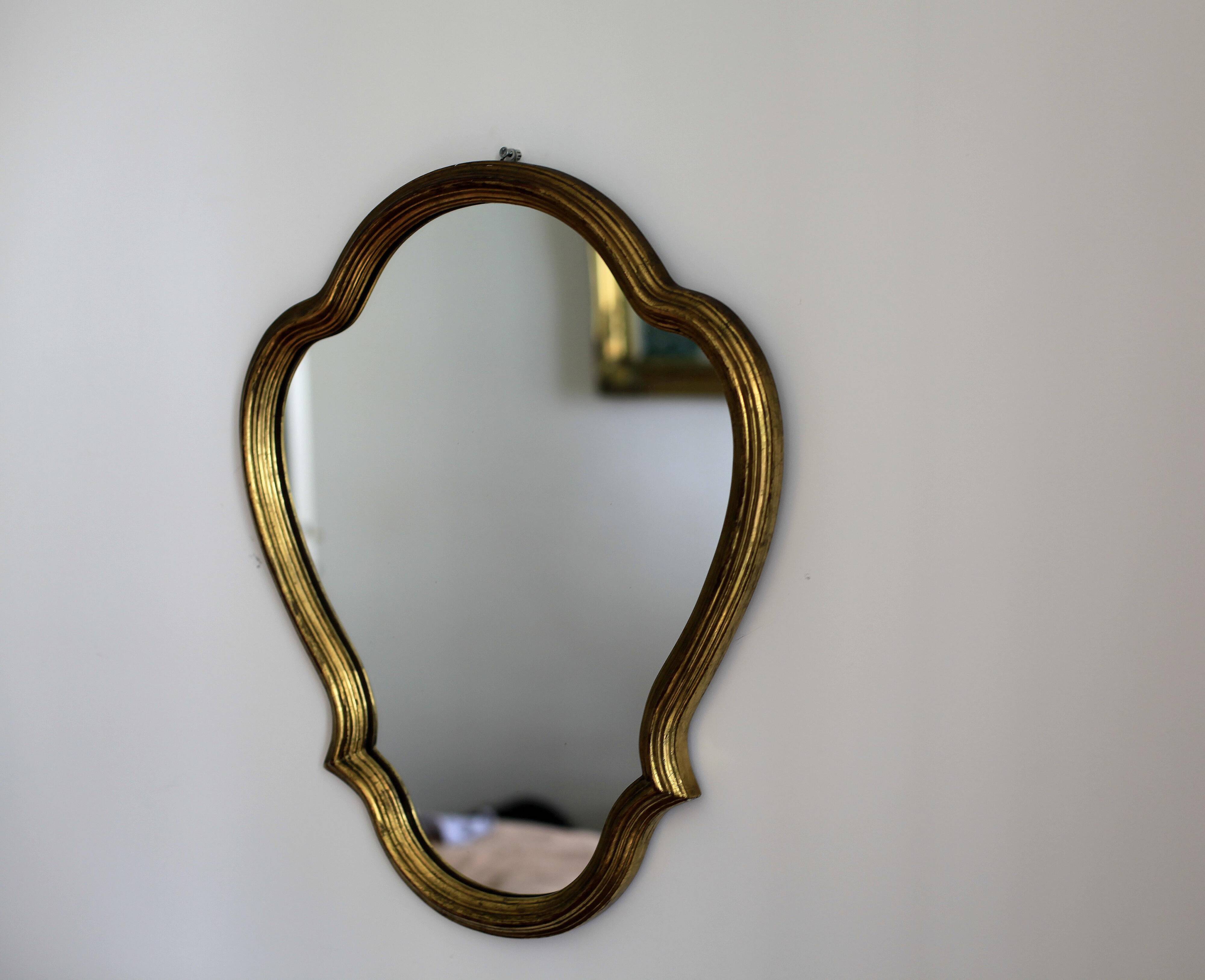 Miroir baroque doré 55x43 très belle patine