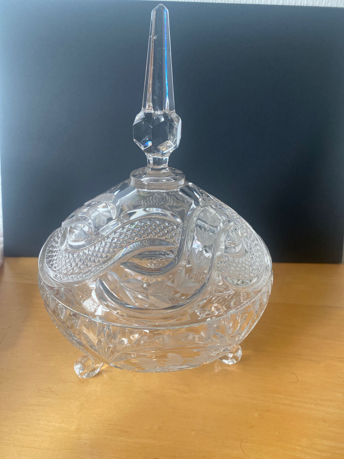 Cut crystal candy box