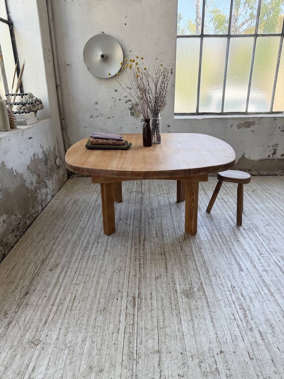 Round XL constructivist table
