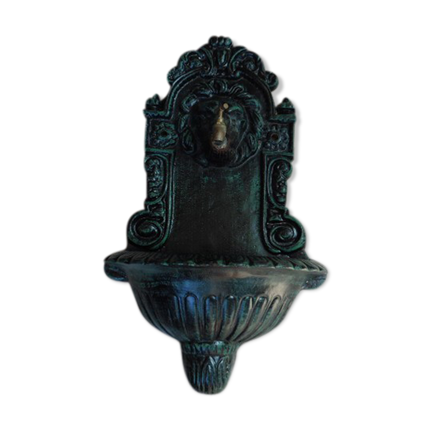 Cast-iron wall fountain decor lion head