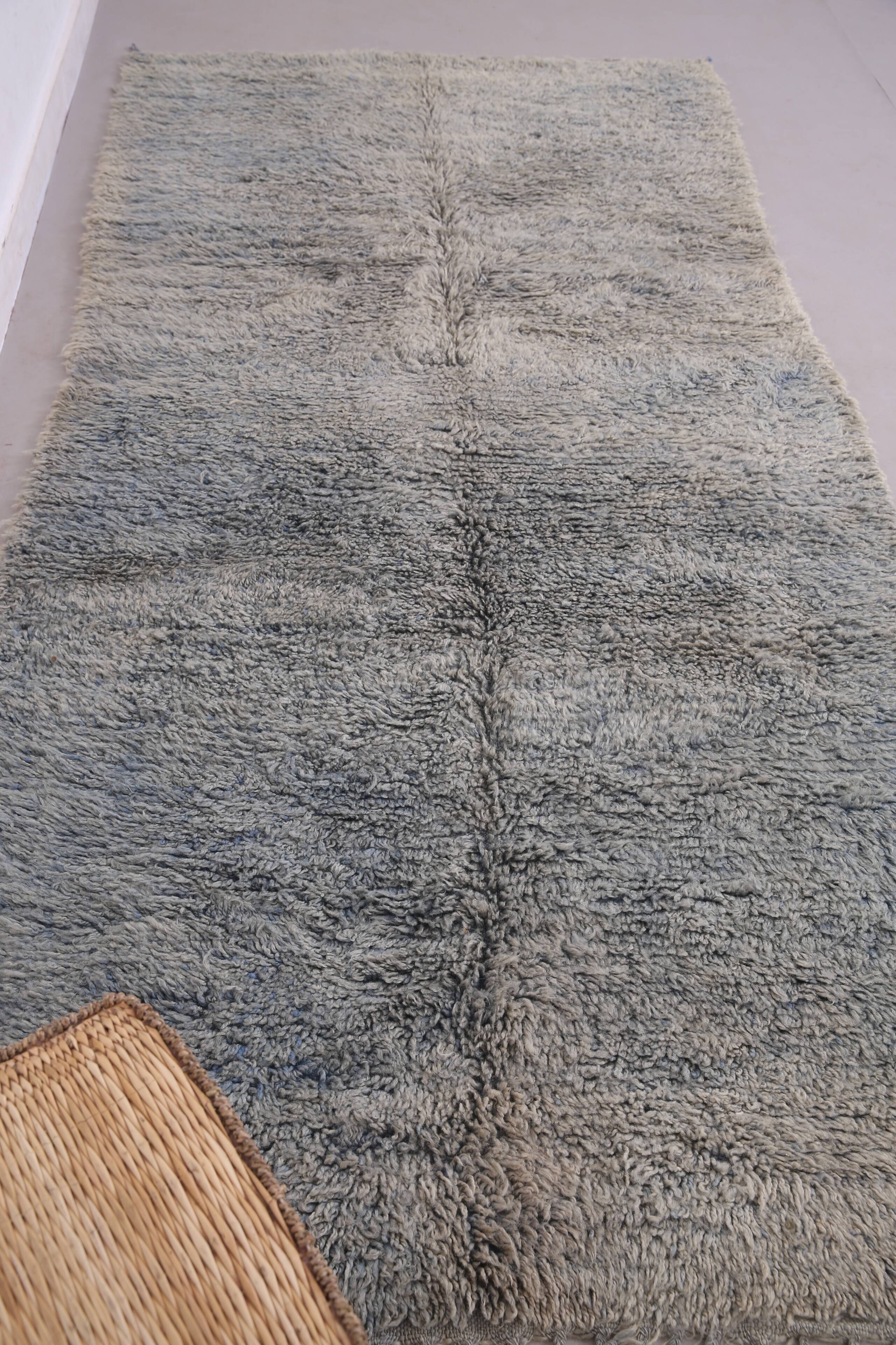Pale Vintage Moroccan Rug 137 x 295 cm - Berber Wool Rug - Handmade Rug