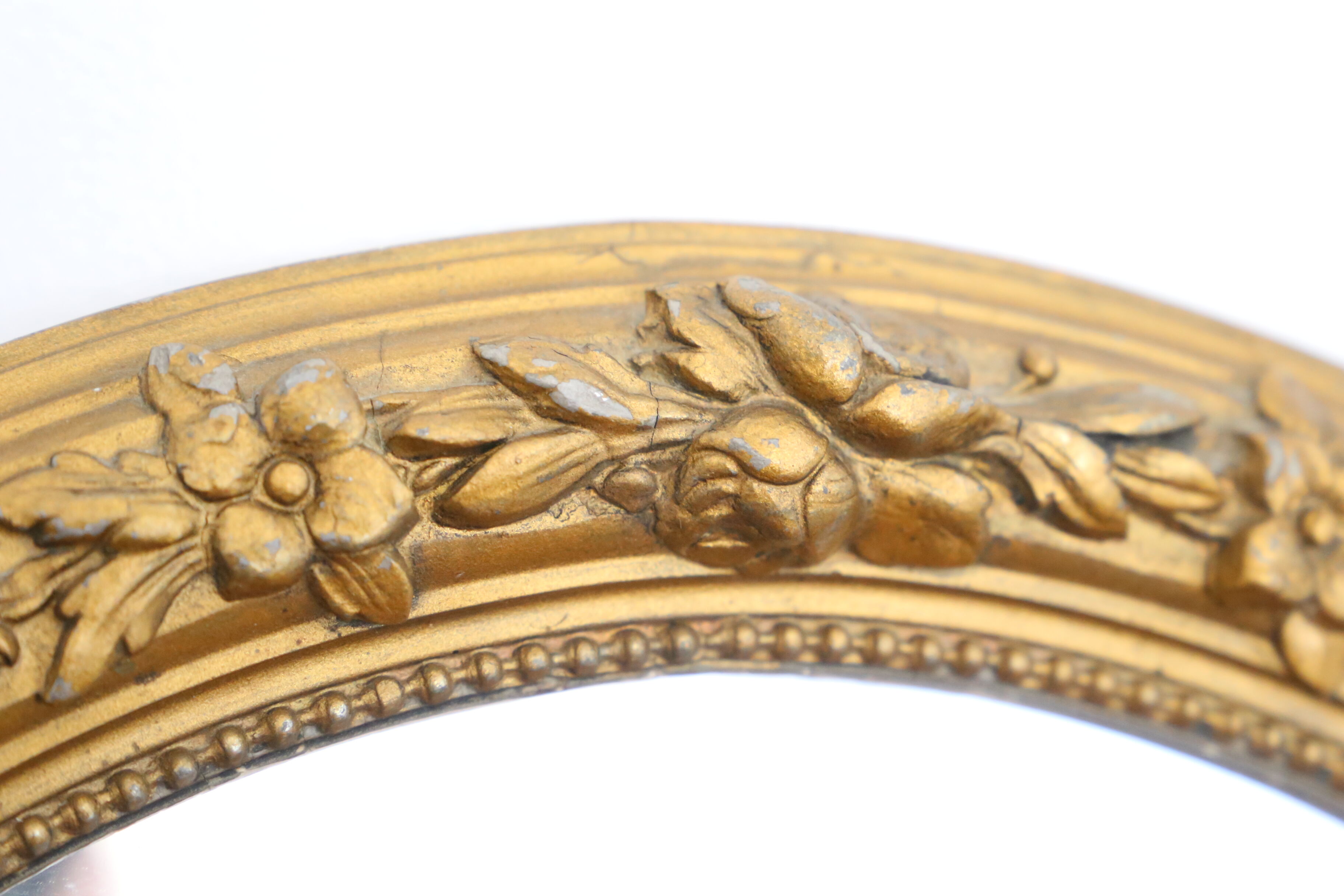 Mirror stucco, oval, gilded 48x59cm