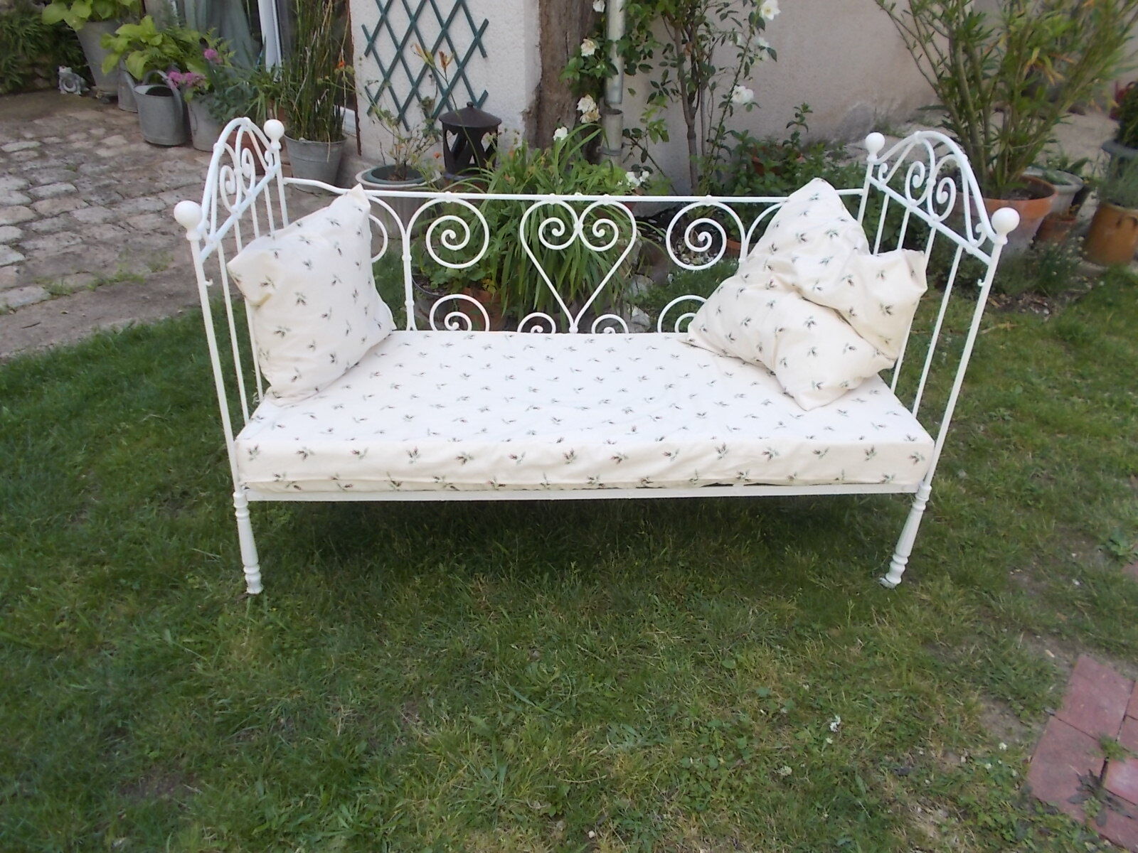 Wrought iron bed