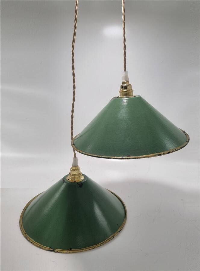 Pair of conical suspensions in green enamelled sheet metal