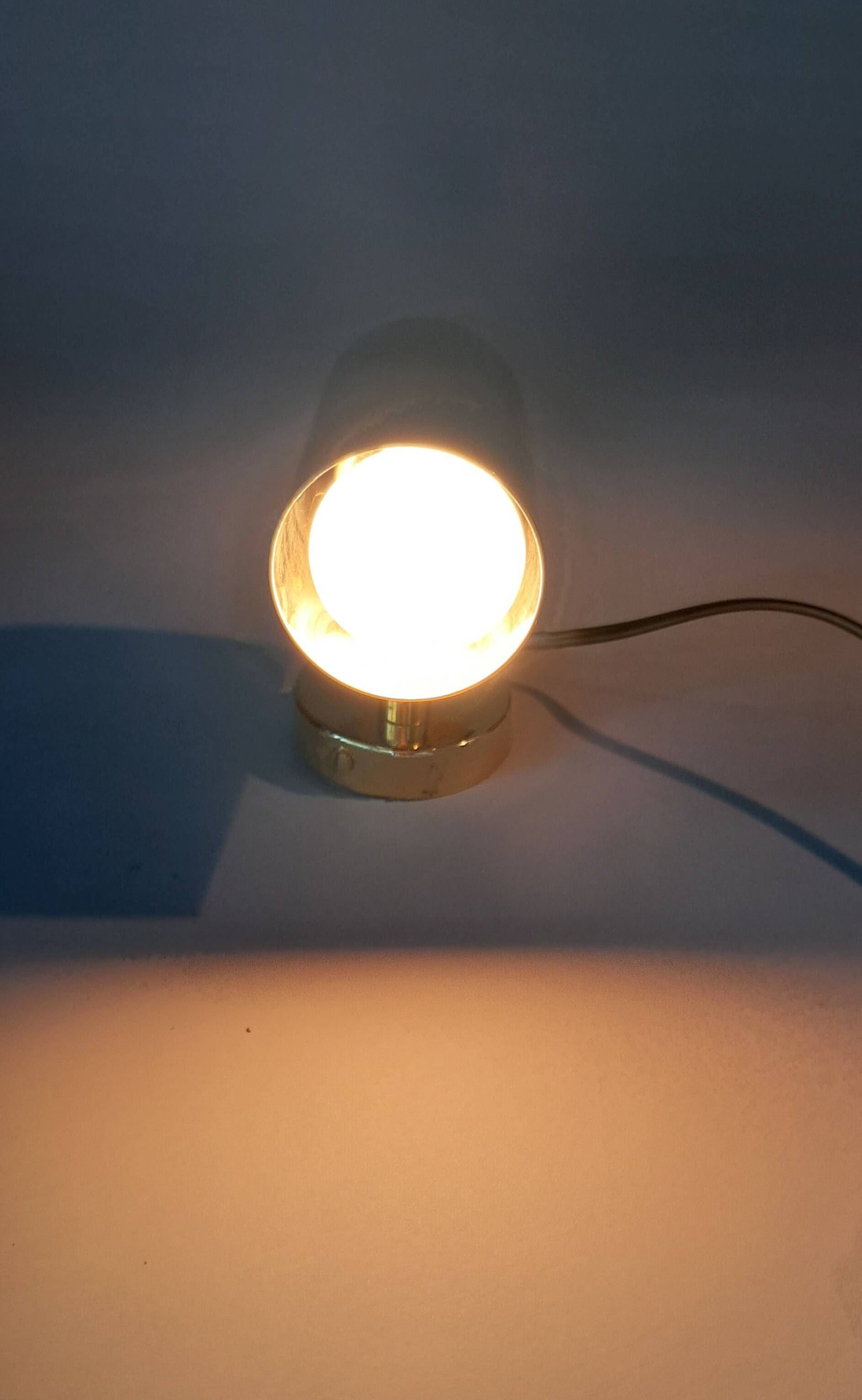 Modernist wall lamp in gilded brass, Italy 1970/1980.