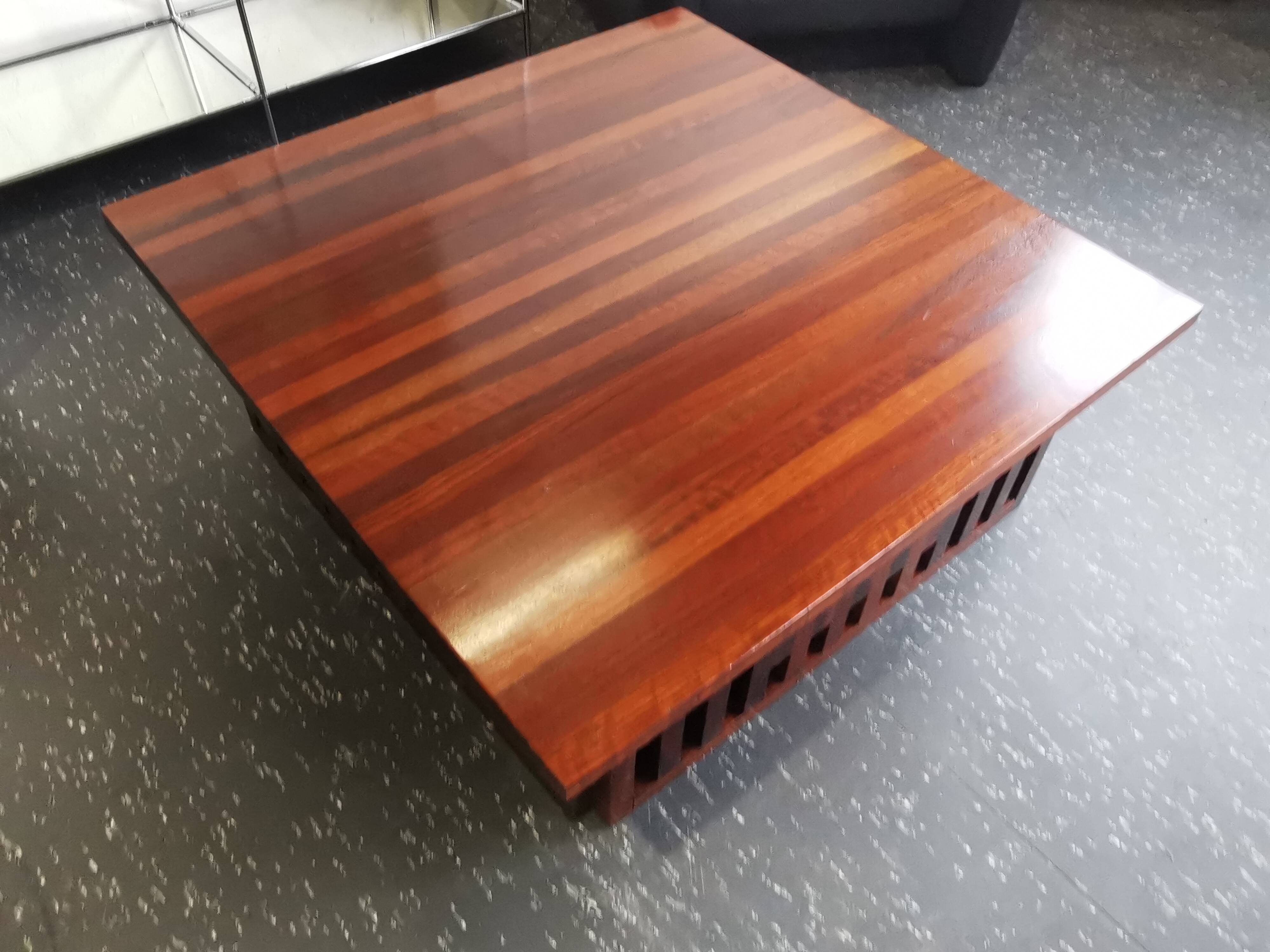 Table basse XL design vintage en bois exotique