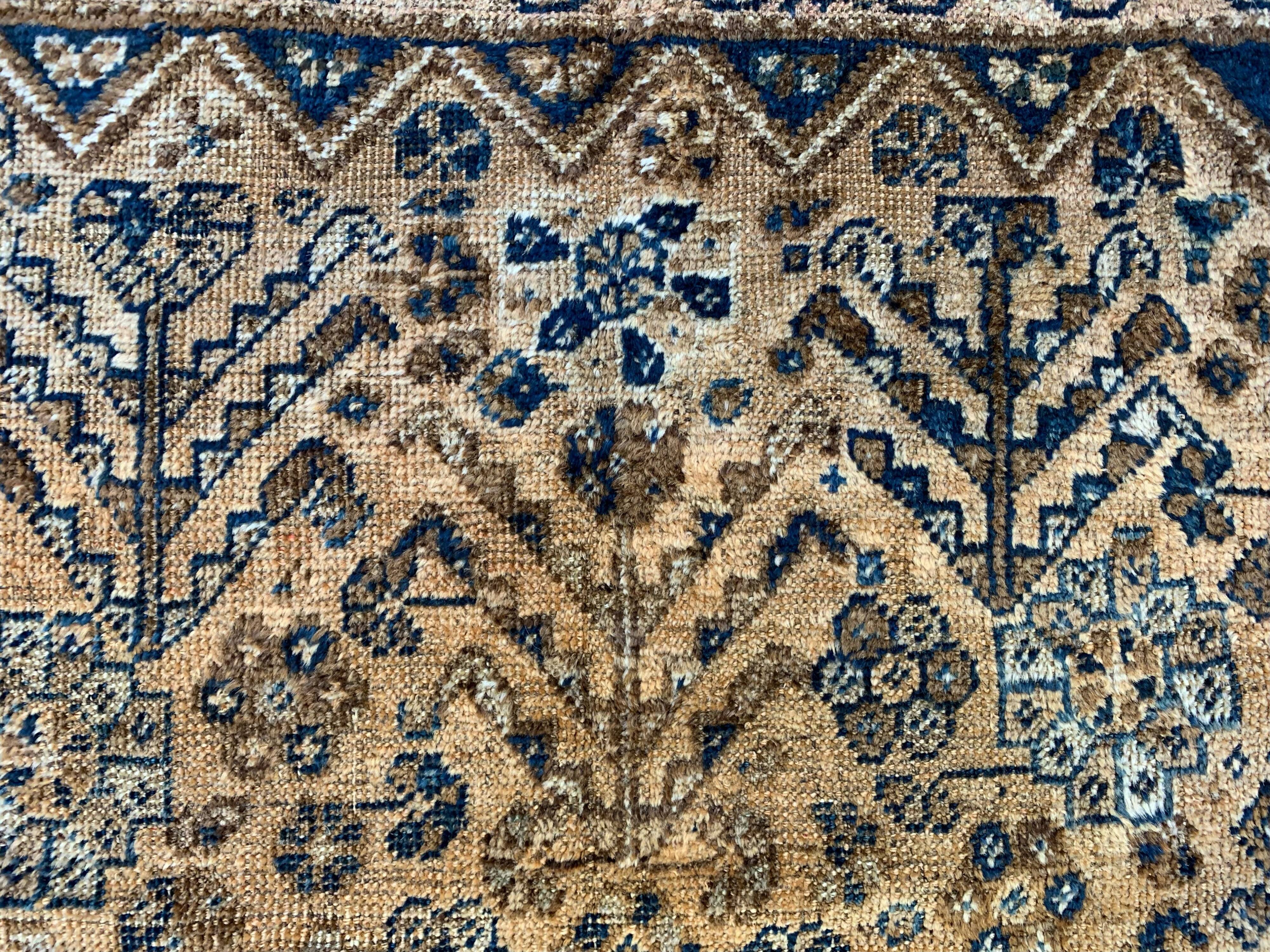 Tribal rug 160x114 cm