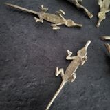 6 vintage knife rests, brass crocodiles, in excellent condition.