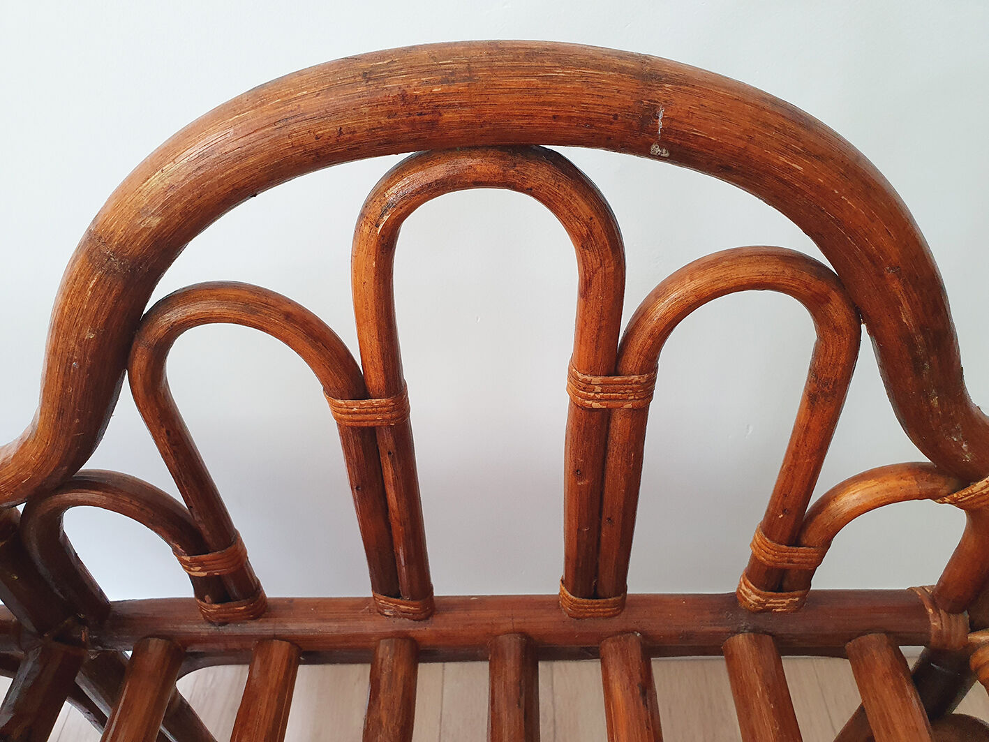 Fauteuil avec tablette en rotin & bambou - vintage